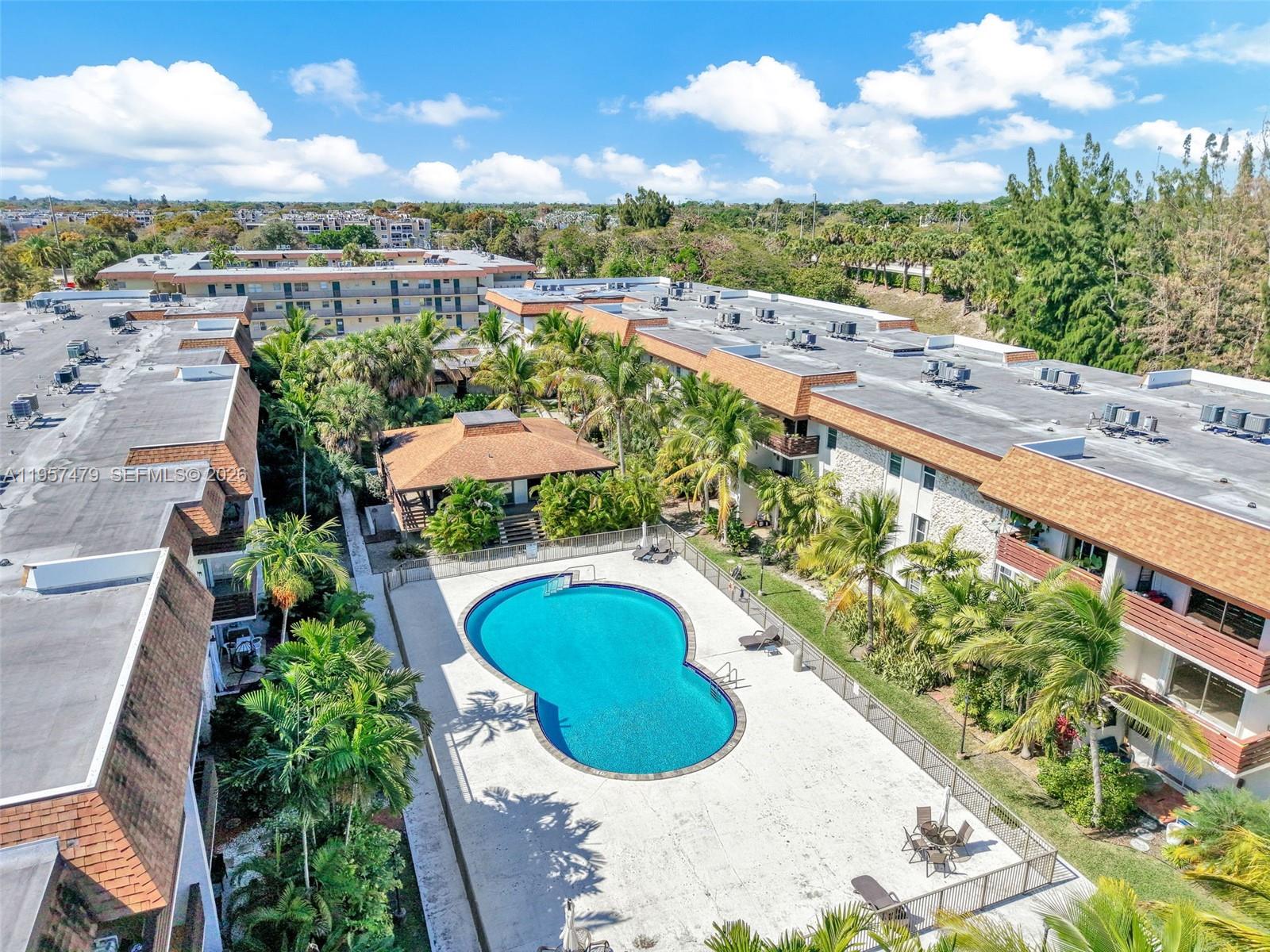 DADELAND CAPRI CONDO - Residential