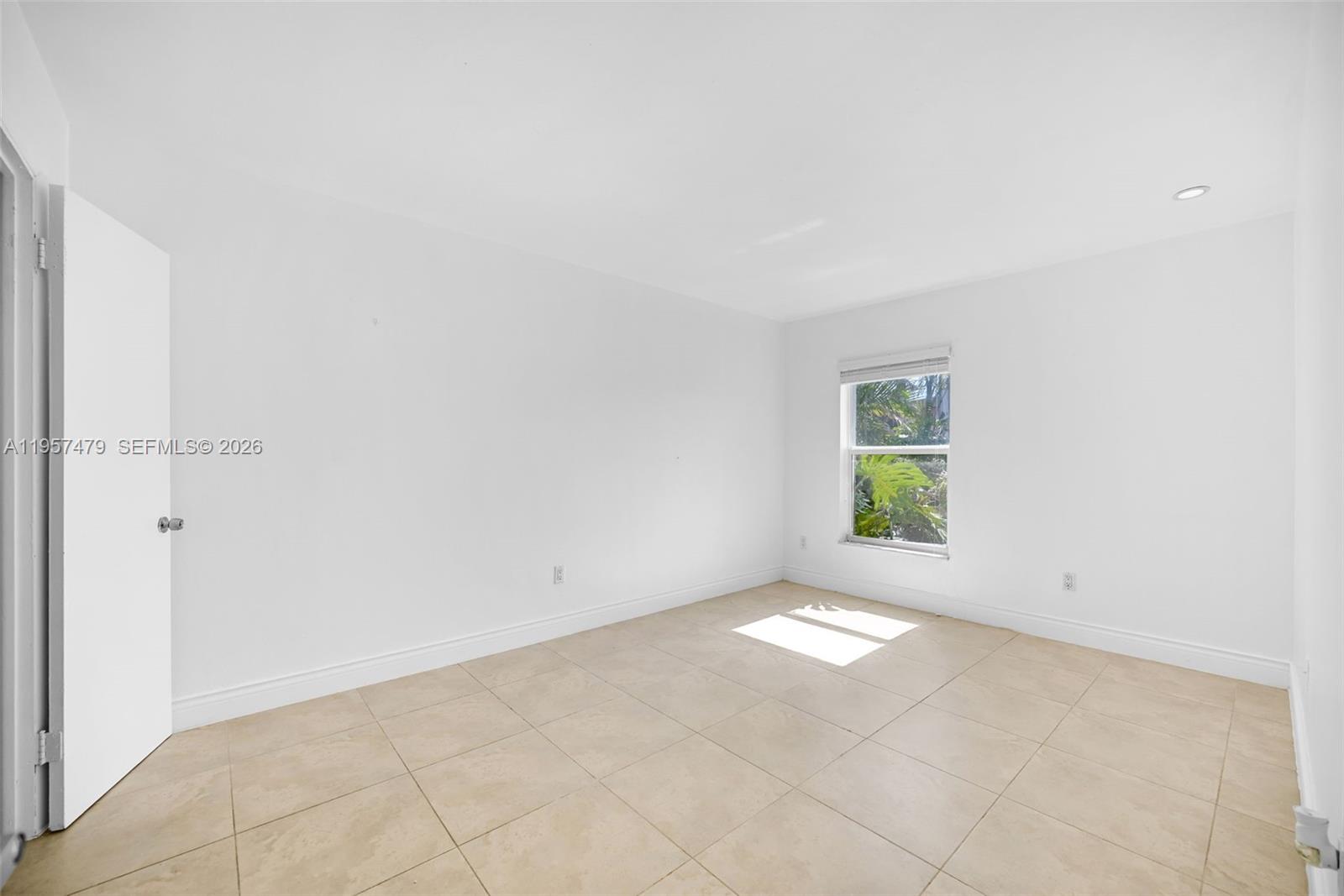 DADELAND CAPRI CONDO - Residential