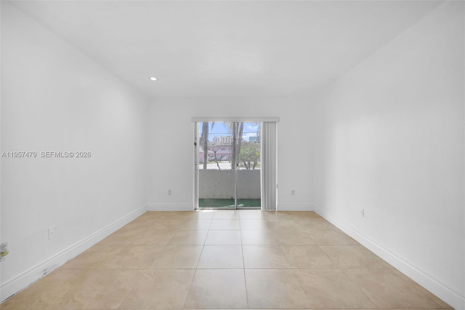 DADELAND CAPRI CONDO - Residential