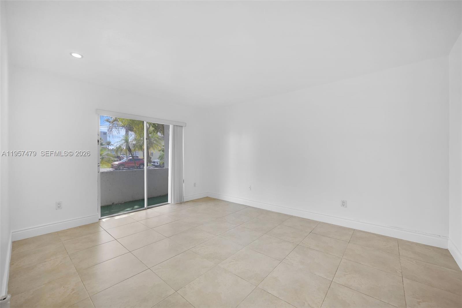 DADELAND CAPRI CONDO - Residential