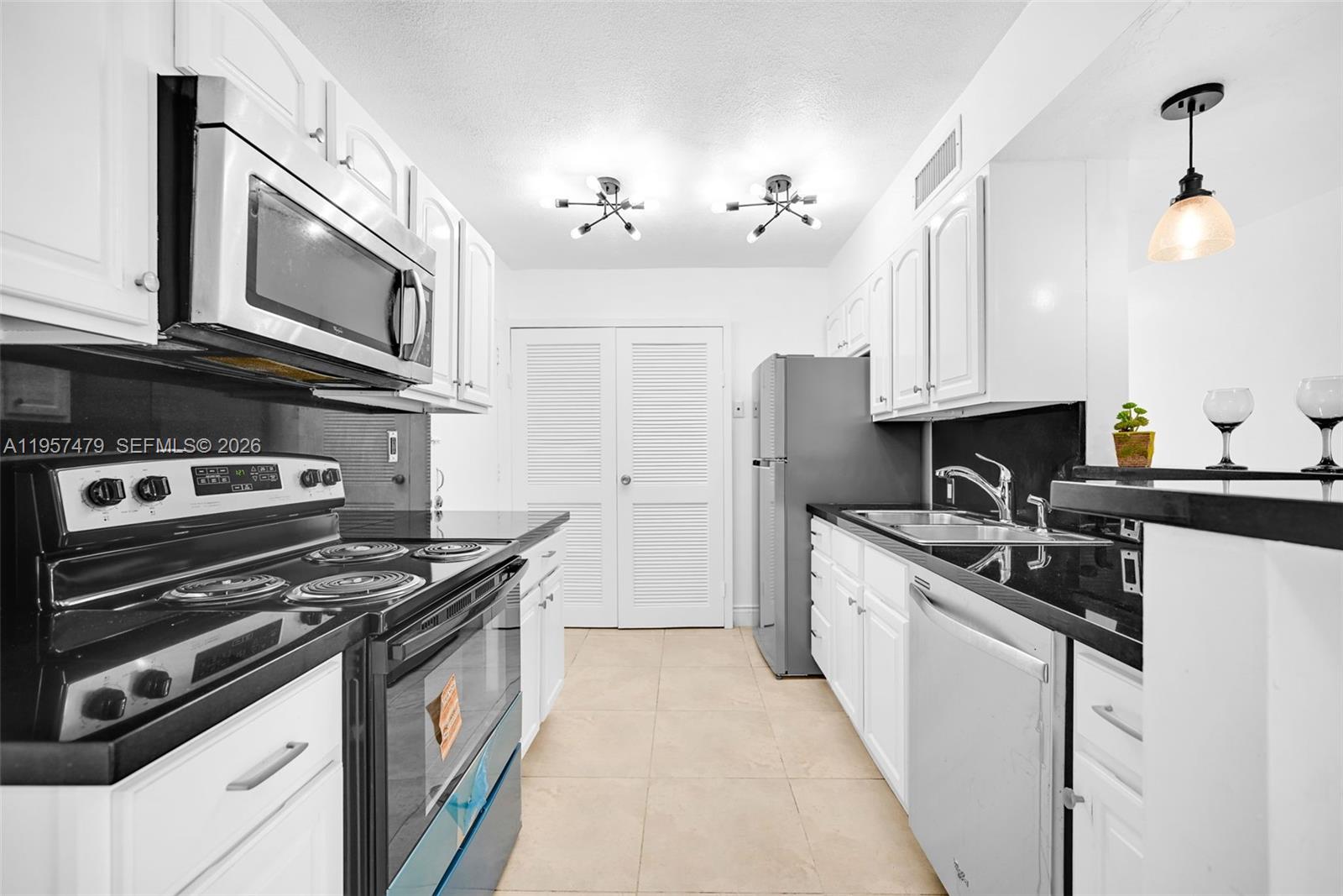 DADELAND CAPRI CONDO - Residential