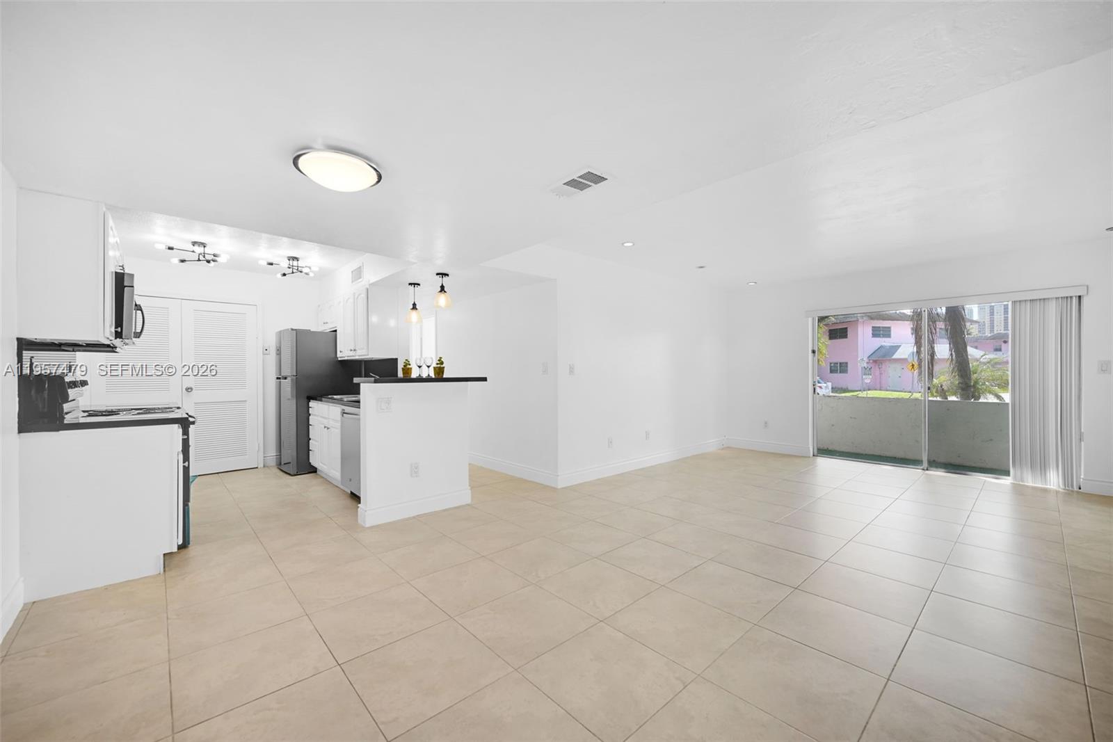 DADELAND CAPRI CONDO - Residential