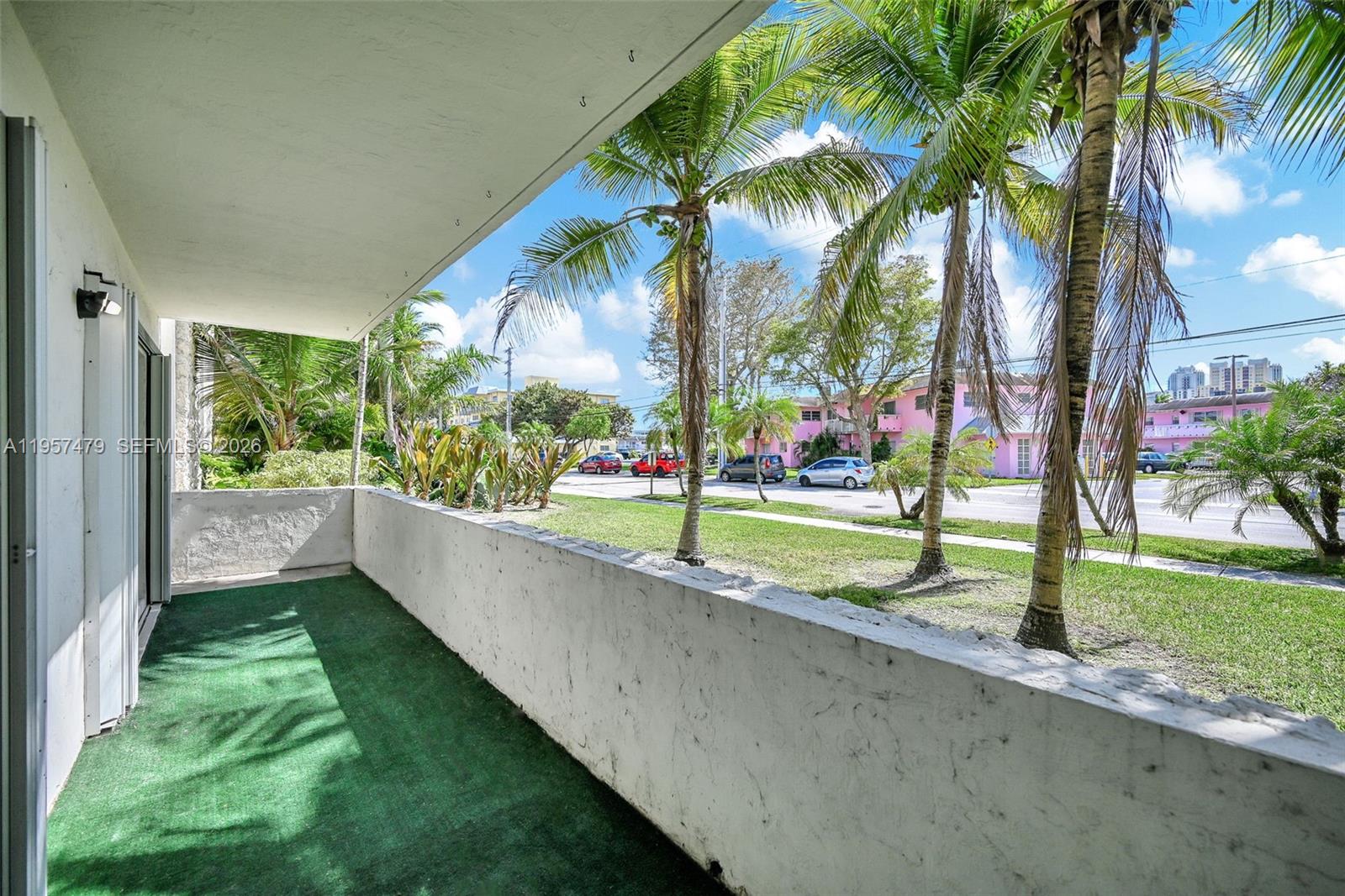 DADELAND CAPRI CONDO - Residential