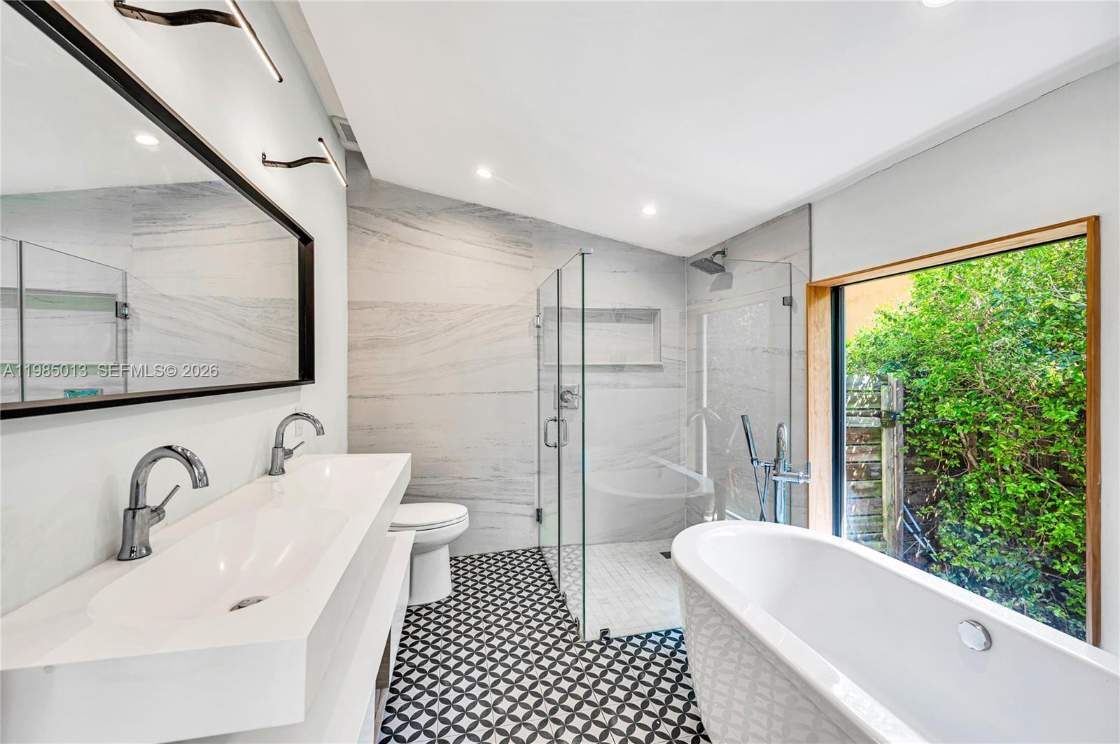 EAST SHENANDOAH - Residential Lease