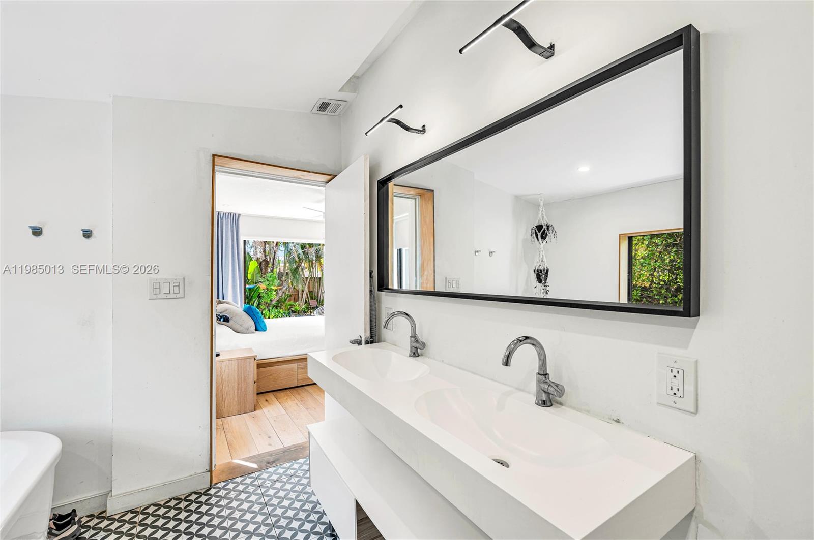 EAST SHENANDOAH - Residential Lease