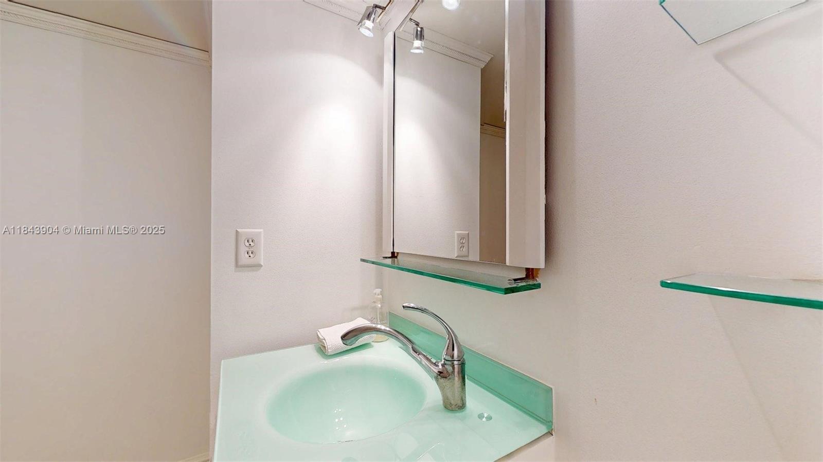 MALAGA TOWERS CONDO - Residential