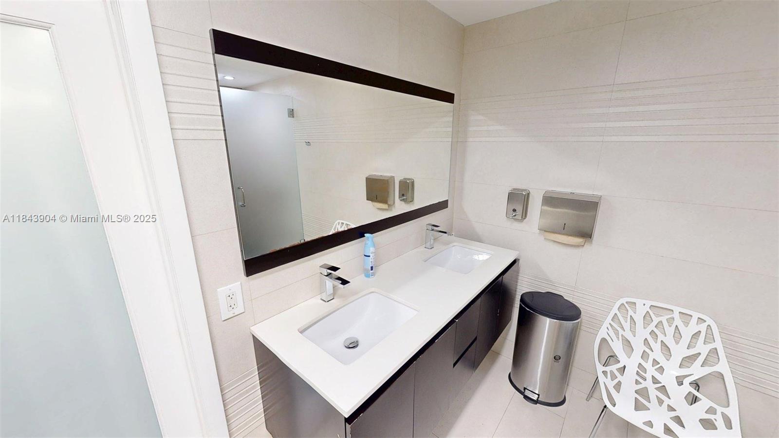 MALAGA TOWERS CONDO - Residential