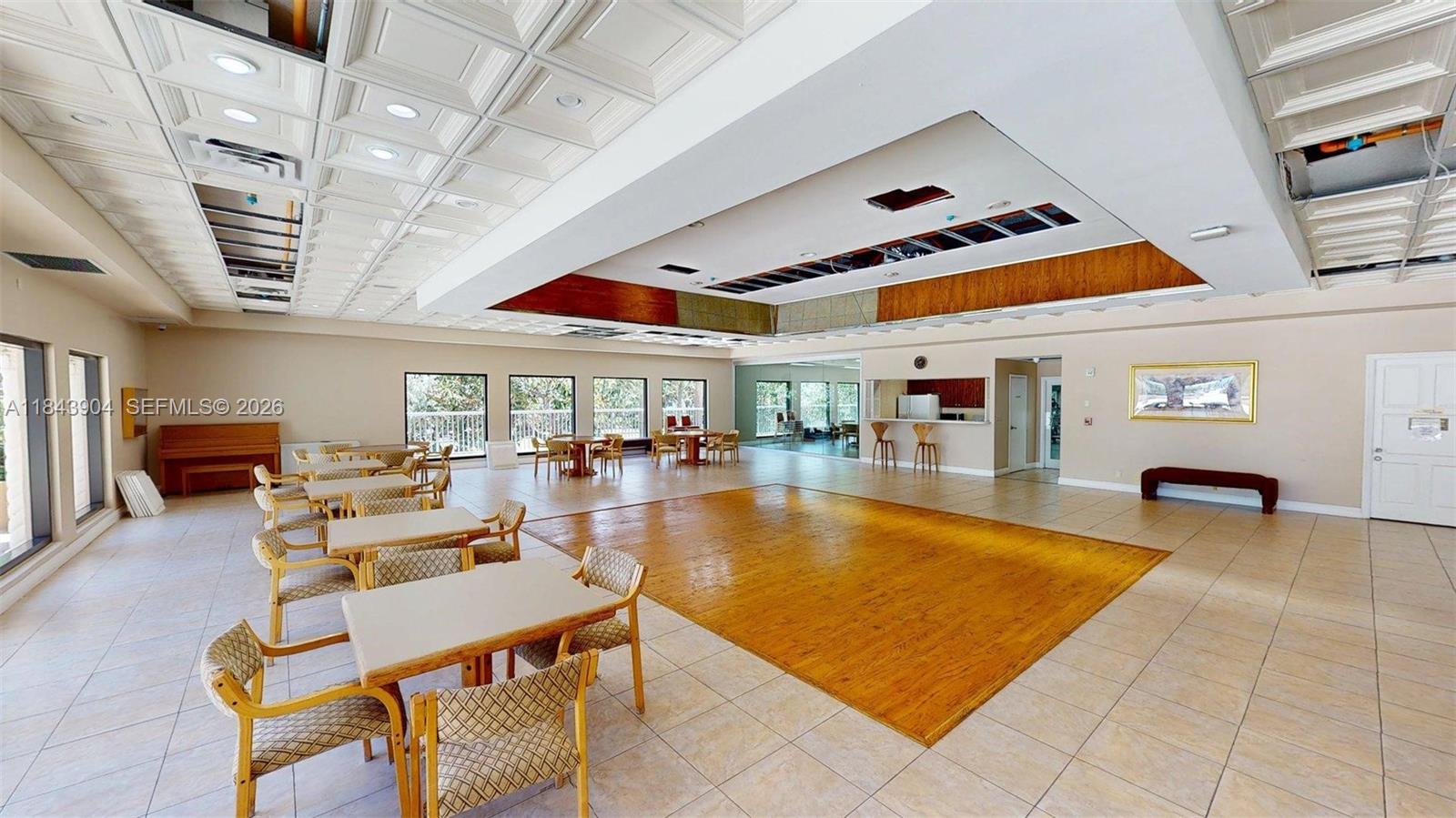 MALAGA TOWERS CONDO - Residential