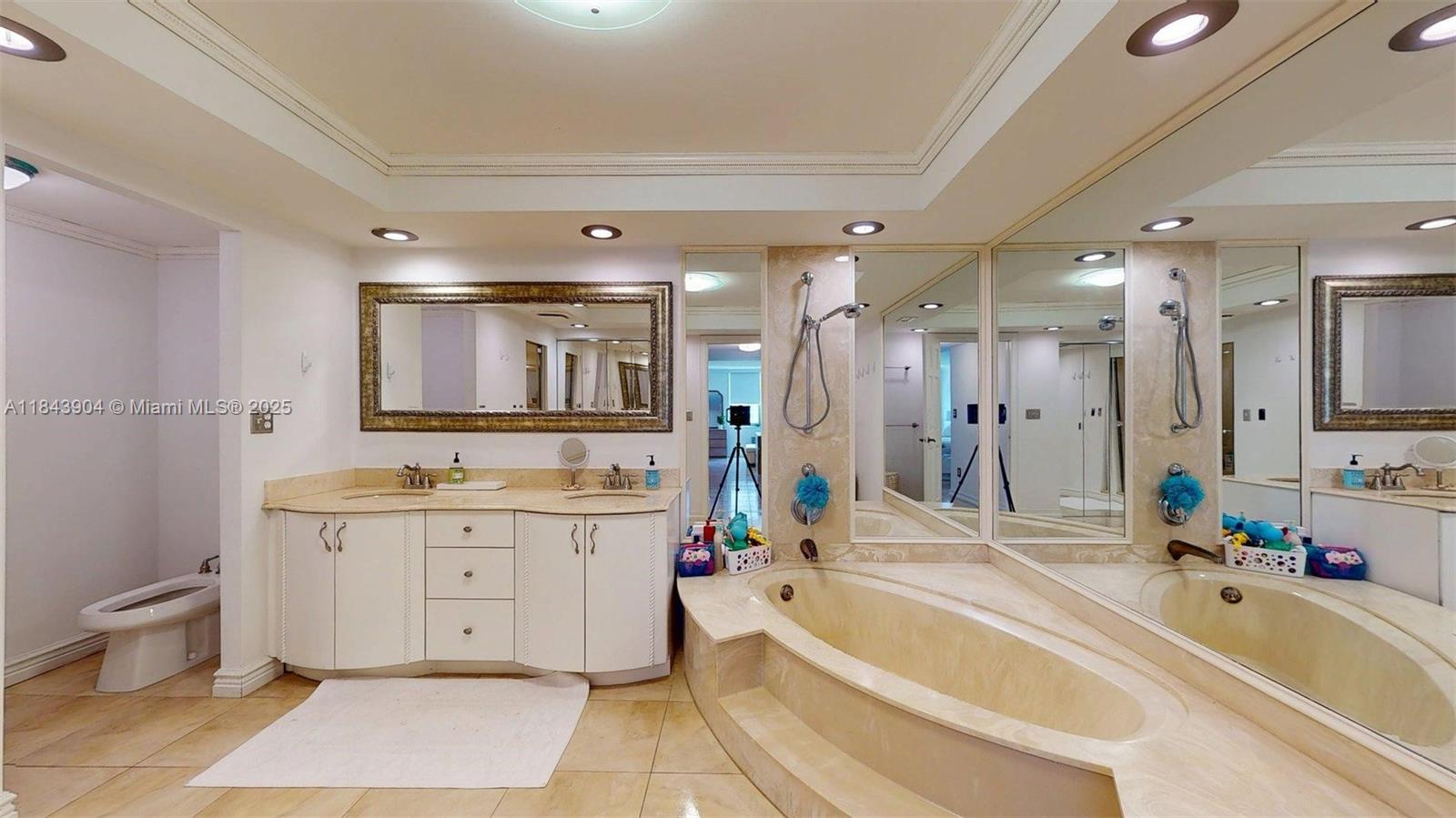 MALAGA TOWERS CONDO - Residential