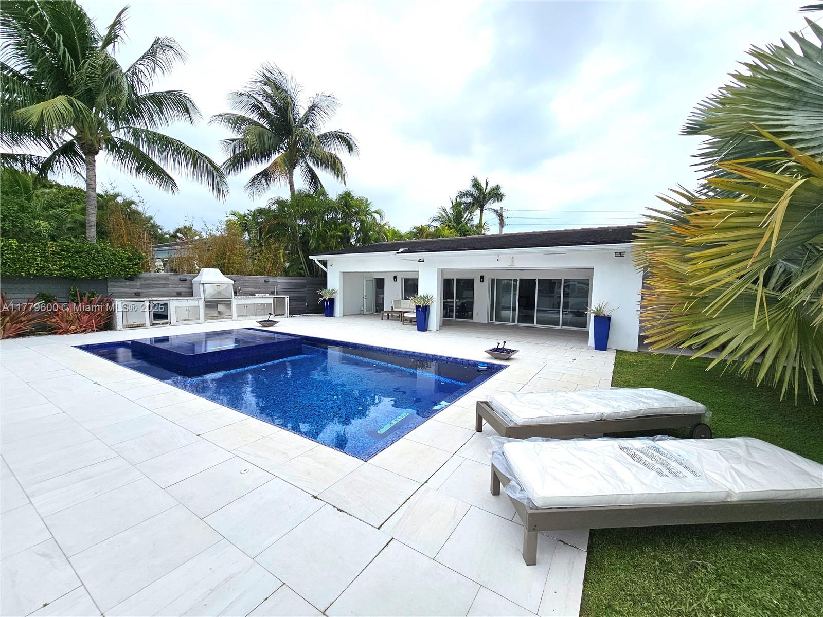 1150 S Biscayne Point Rd, Miami Beach, Miami-Dade County, Florida - 5 Bedrooms  
4 Bathrooms - 