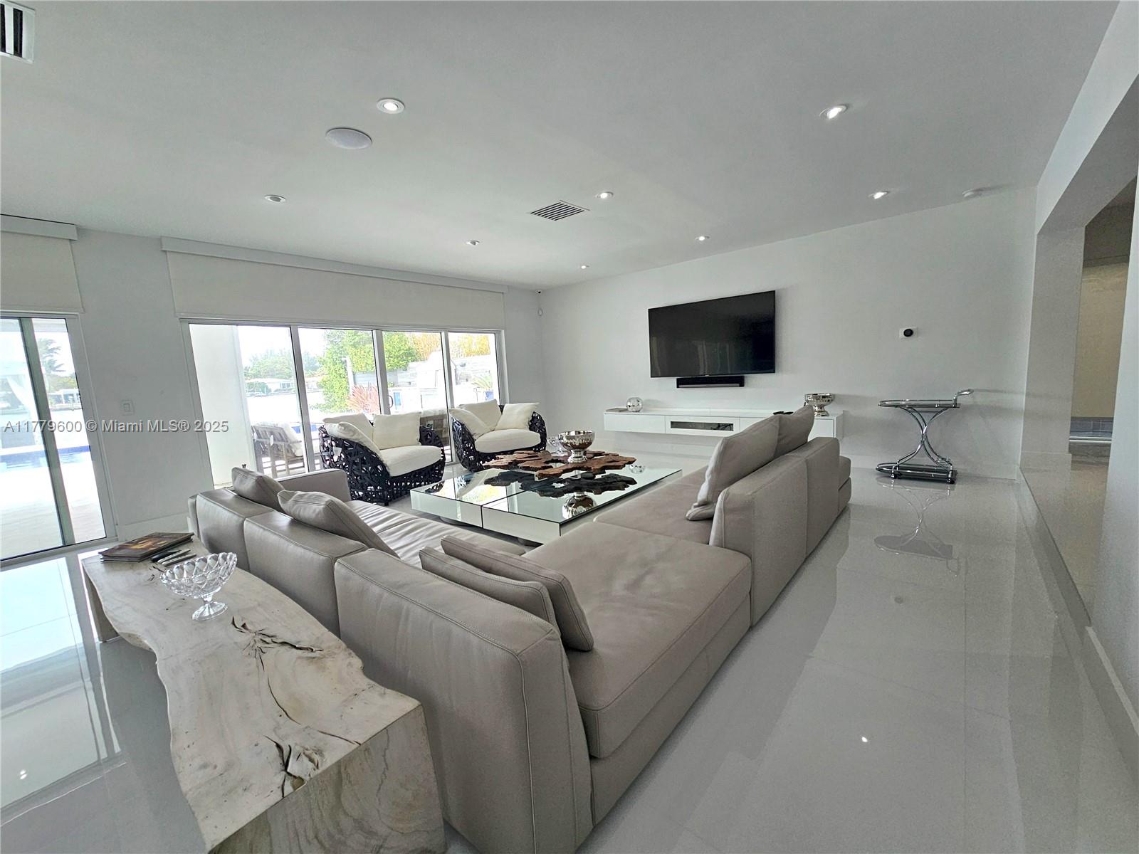1150 S Biscayne Point Rd