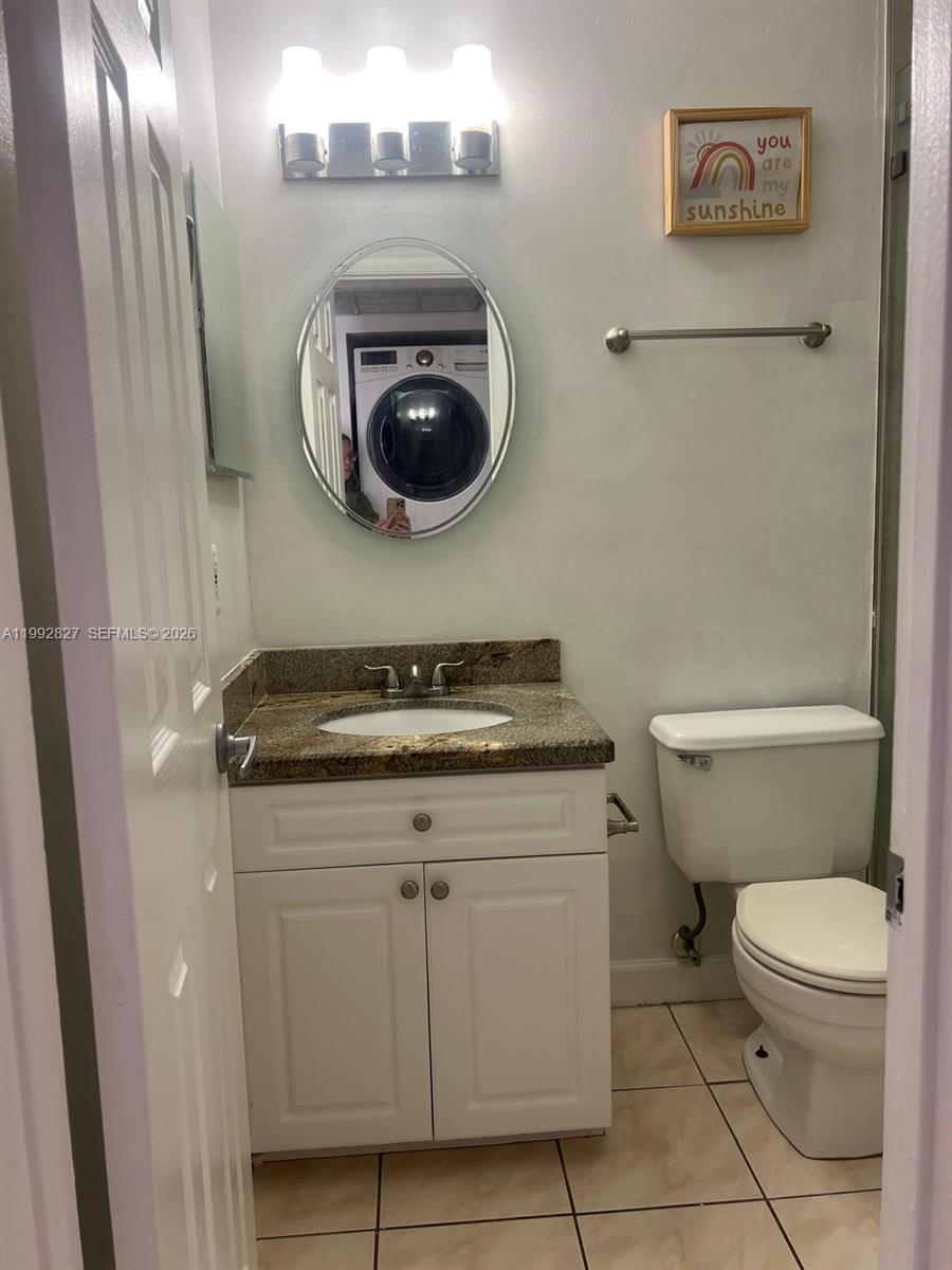 LAGO GRANDE CONDO THREE C - Residential