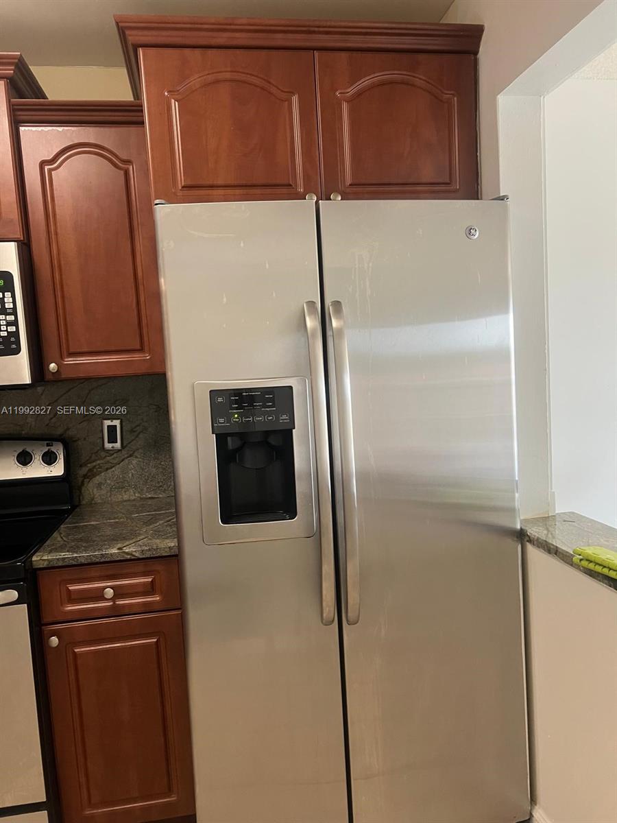 LAGO GRANDE CONDO THREE C - Residential