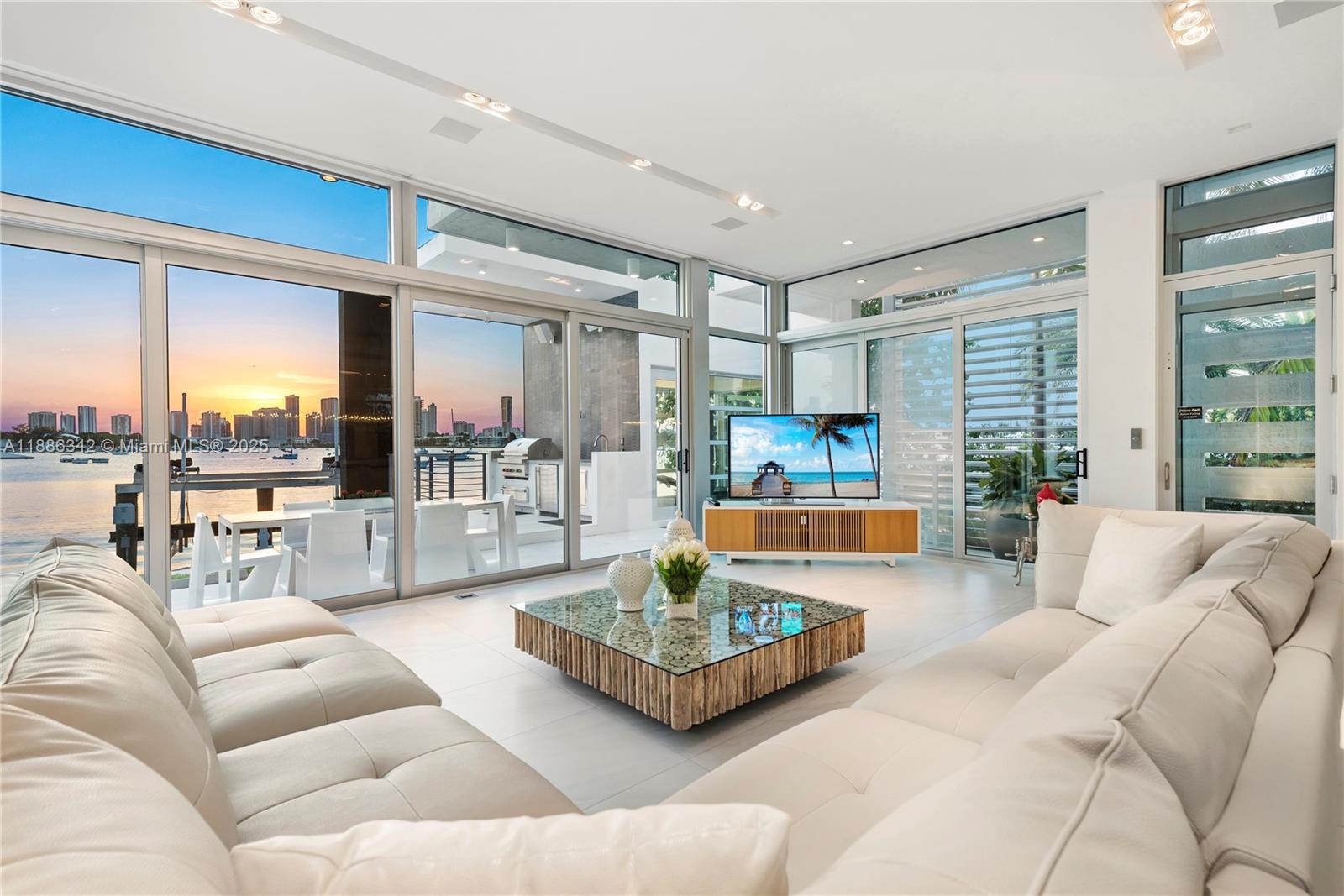 HIBISCUS ISLAND - Residential Lease