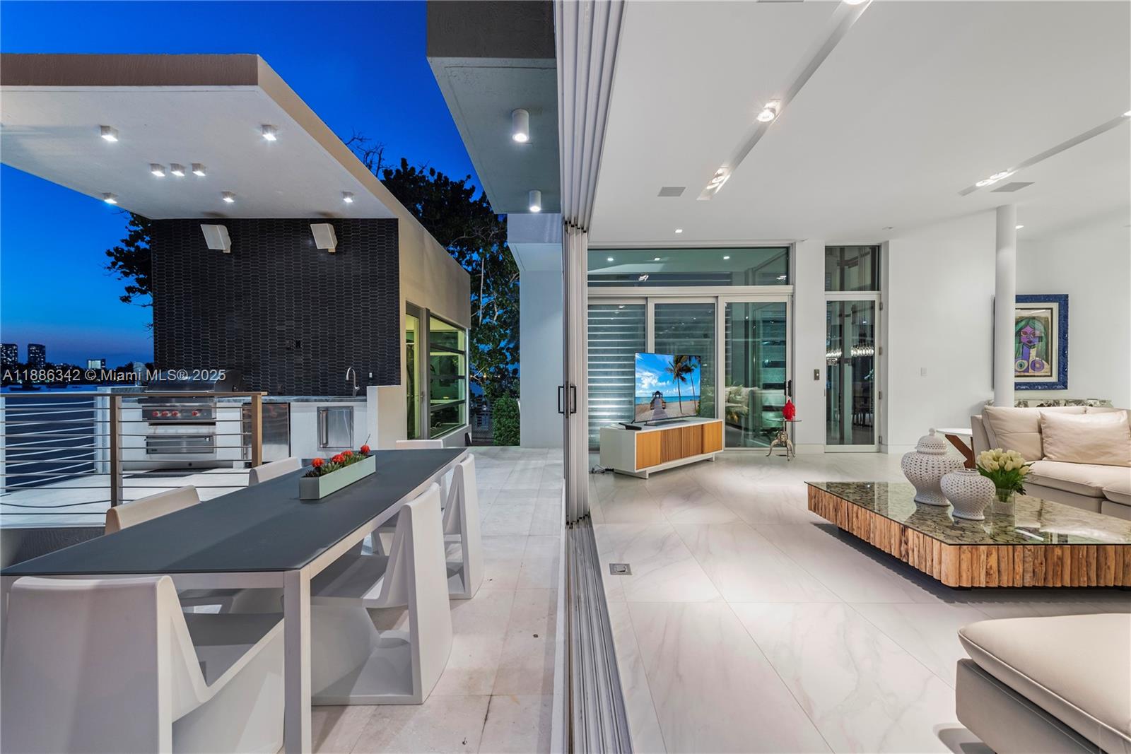 HIBISCUS ISLAND - Residential Lease