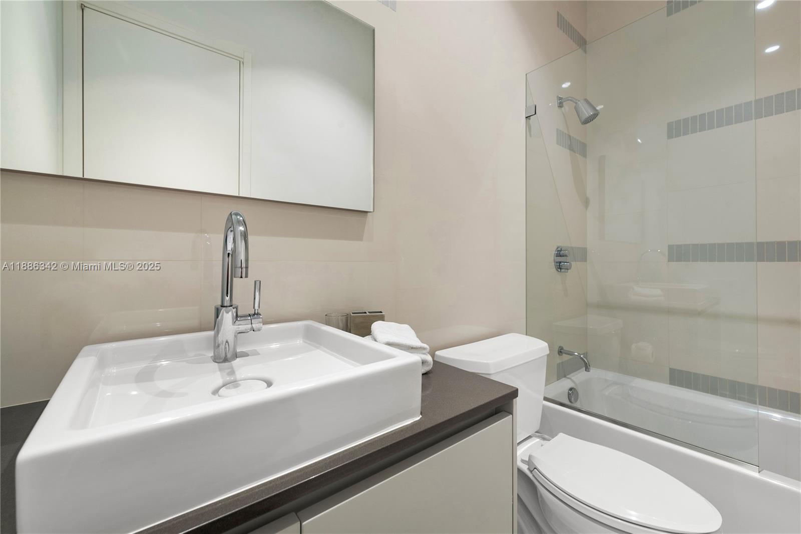 HIBISCUS ISLAND - Residential Lease