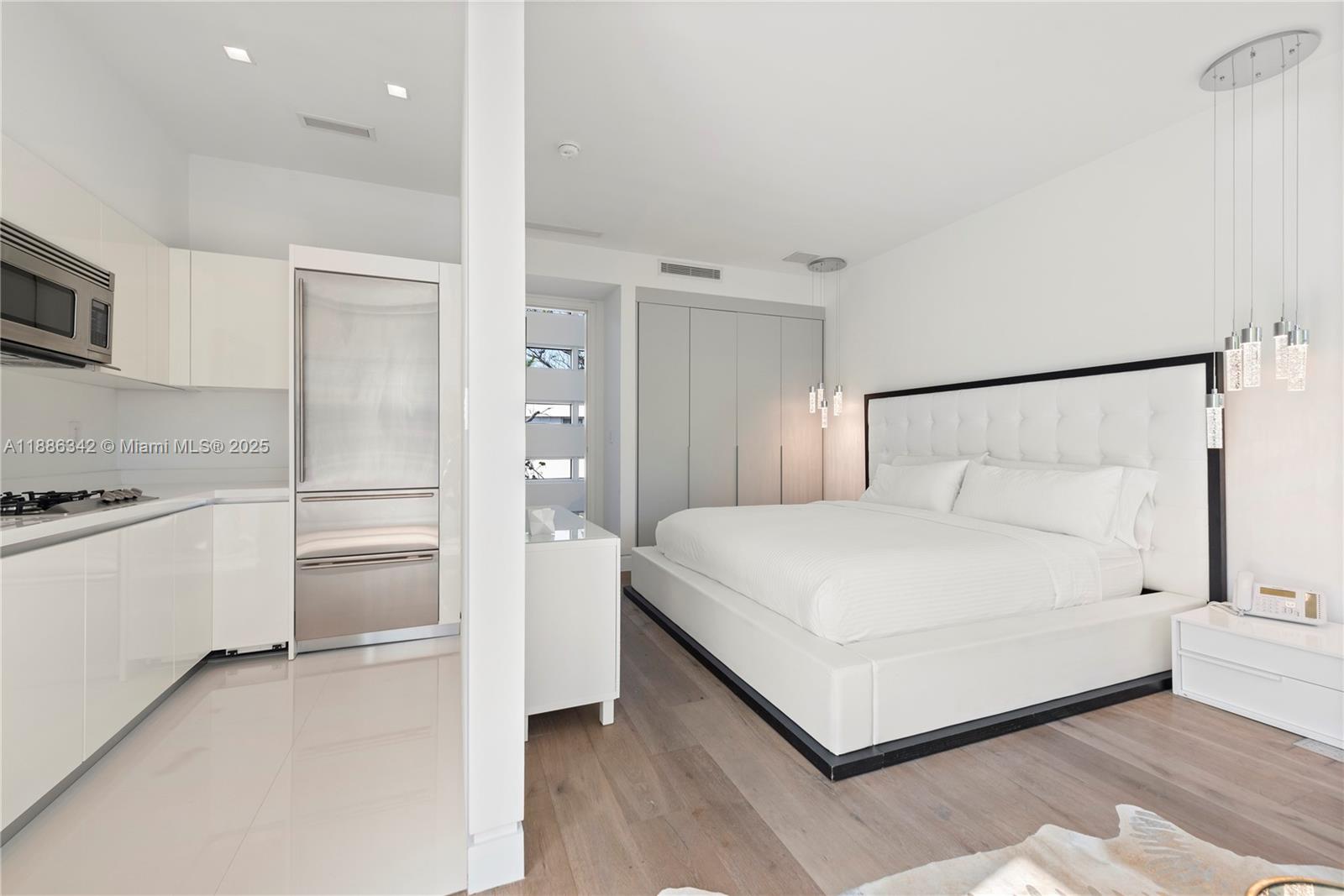 HIBISCUS ISLAND - Residential Lease