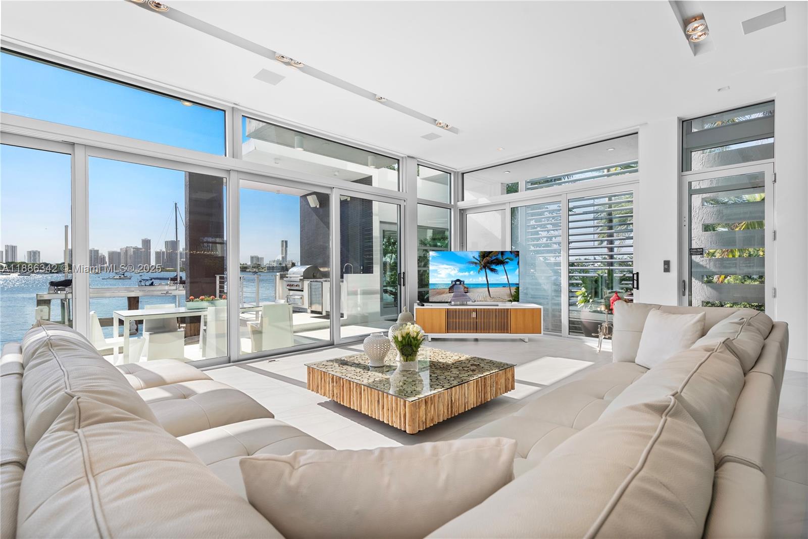 HIBISCUS ISLAND - Residential Lease