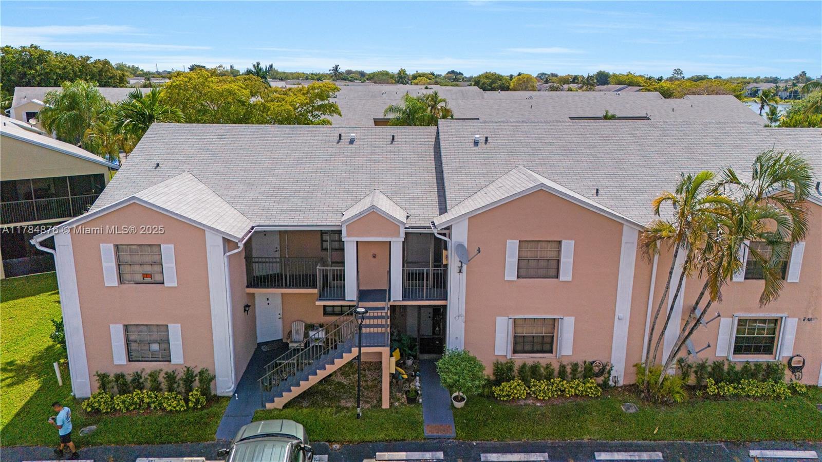 Property for Sale at 1151 N Liberty Ave 1151I, Homestead, Miami-Dade County, Florida - Bedrooms: 2 
Bathrooms: 2  - $200,000