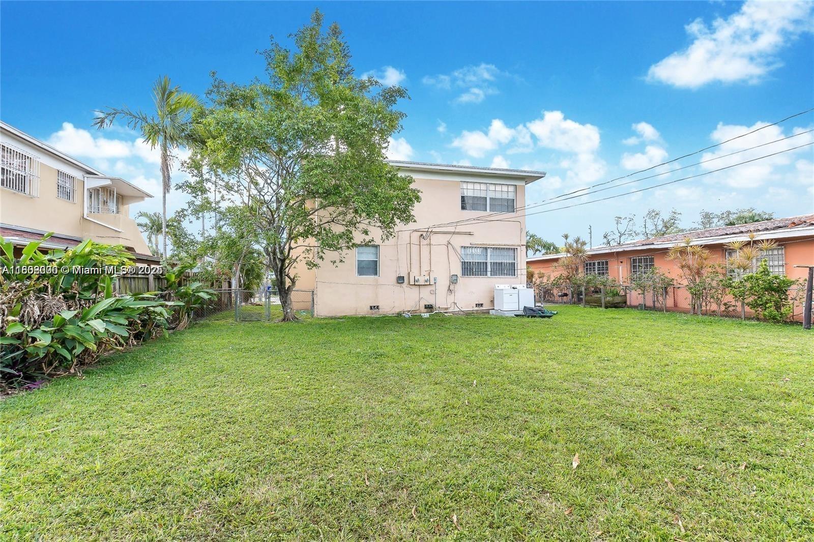 2361 NW 15th St