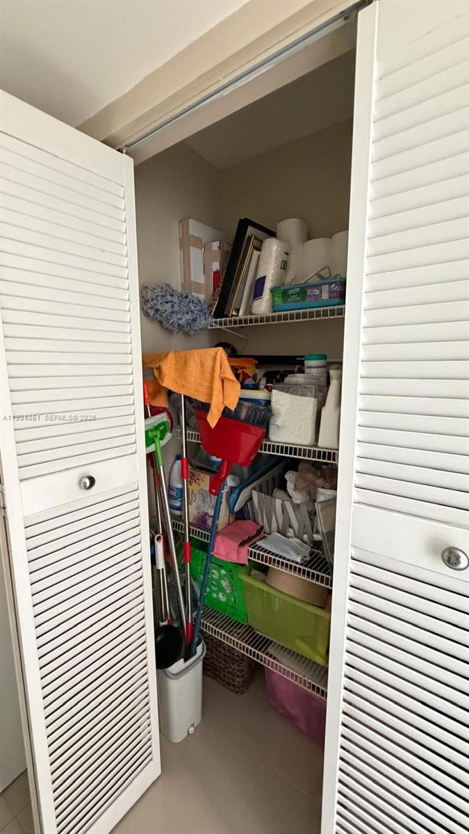 SAILBOAT CAY CONDO - Residential