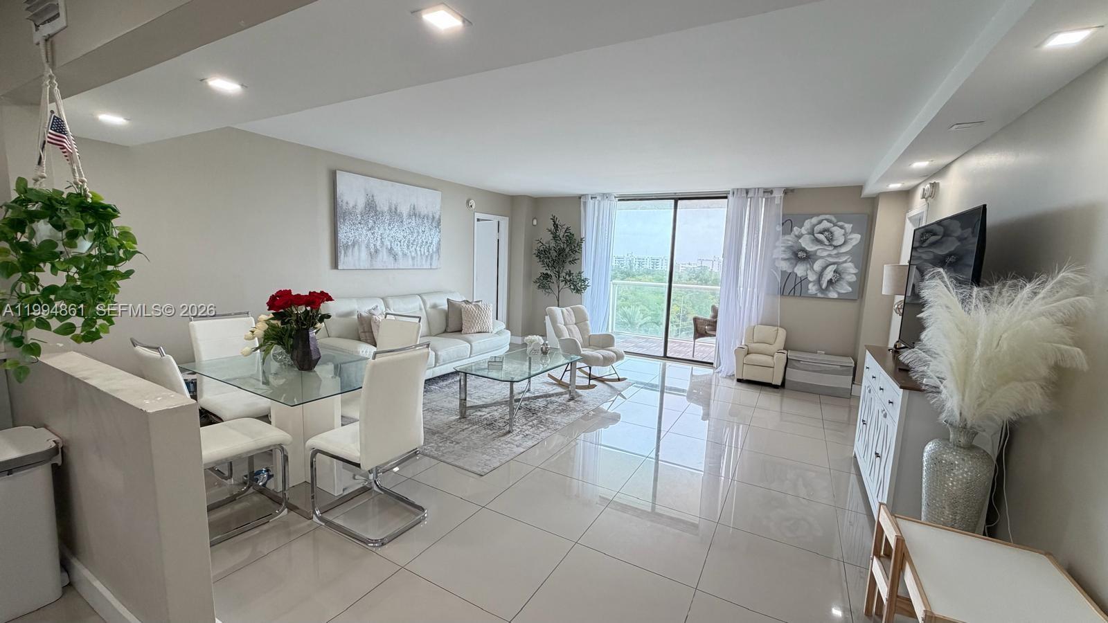 SAILBOAT CAY CONDO - Residential