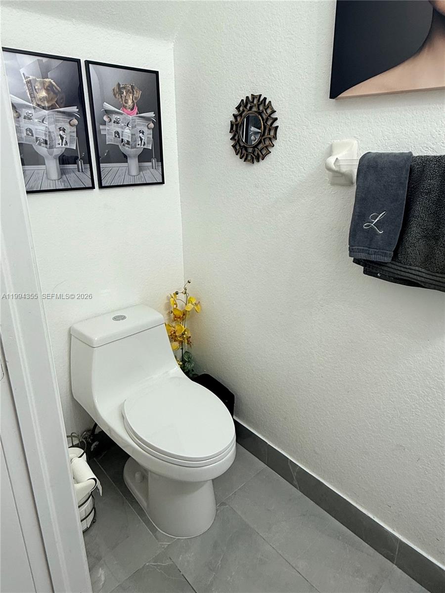 KENDALL GREENS CONDO - Residential Lease