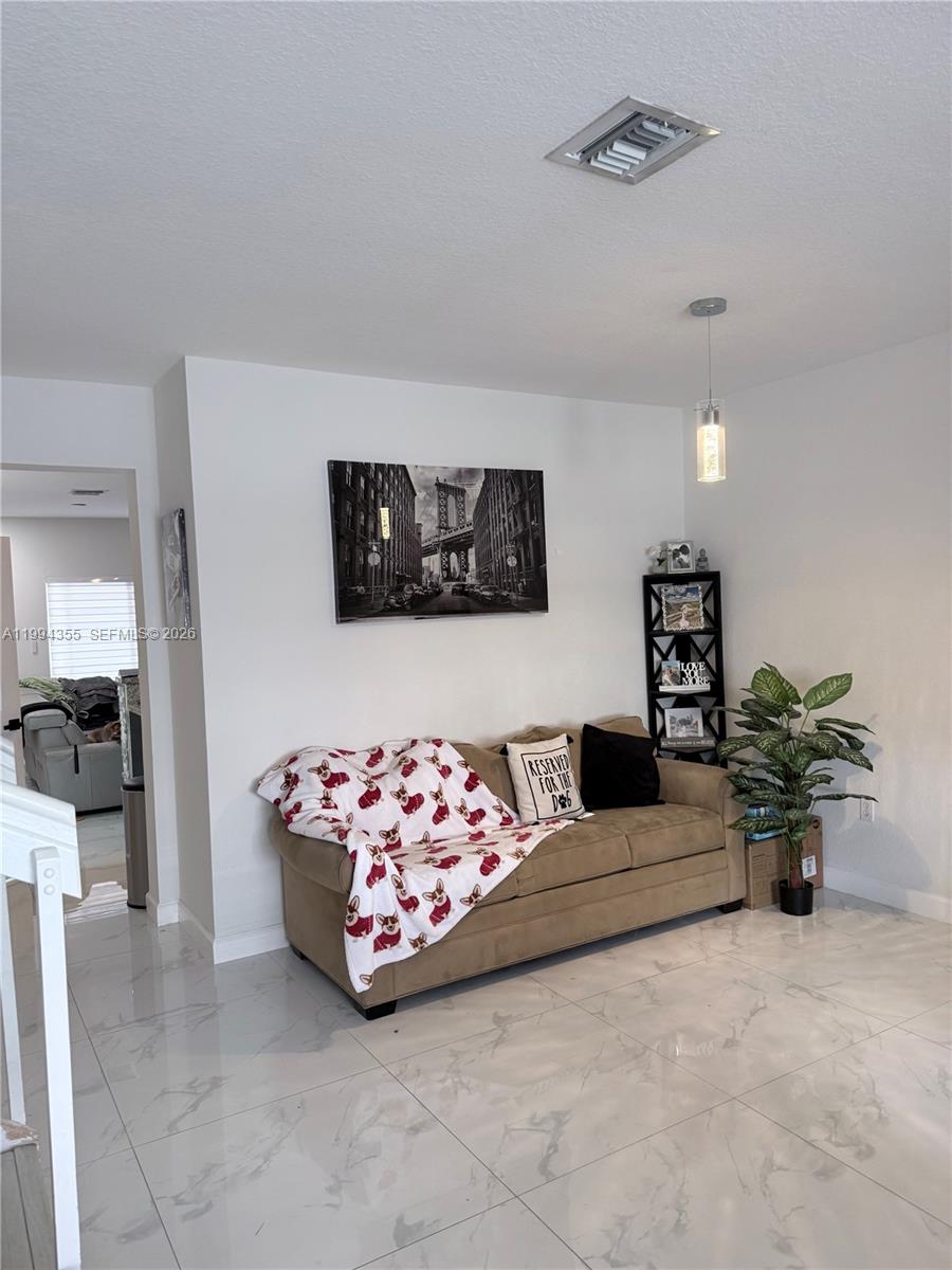 KENDALL GREENS CONDO - Residential Lease