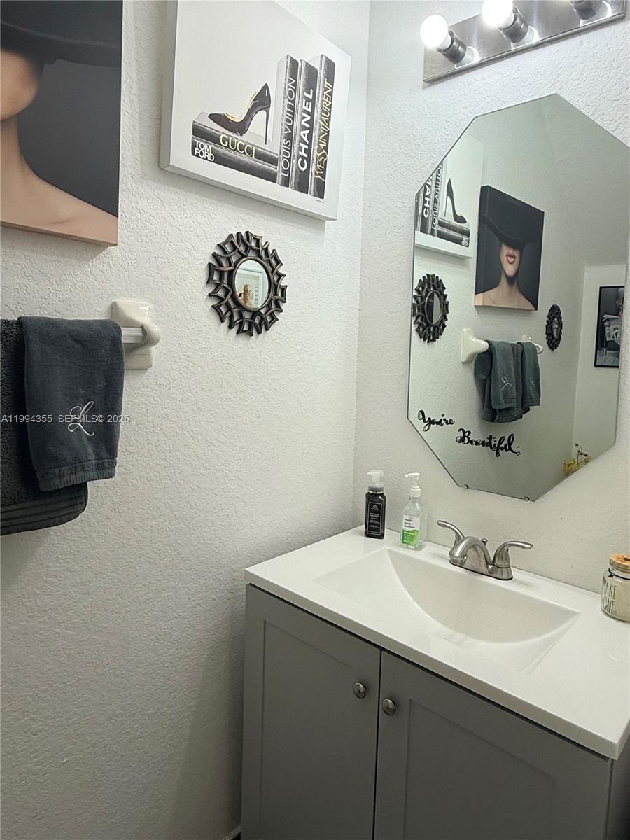 KENDALL GREENS CONDO - Residential Lease