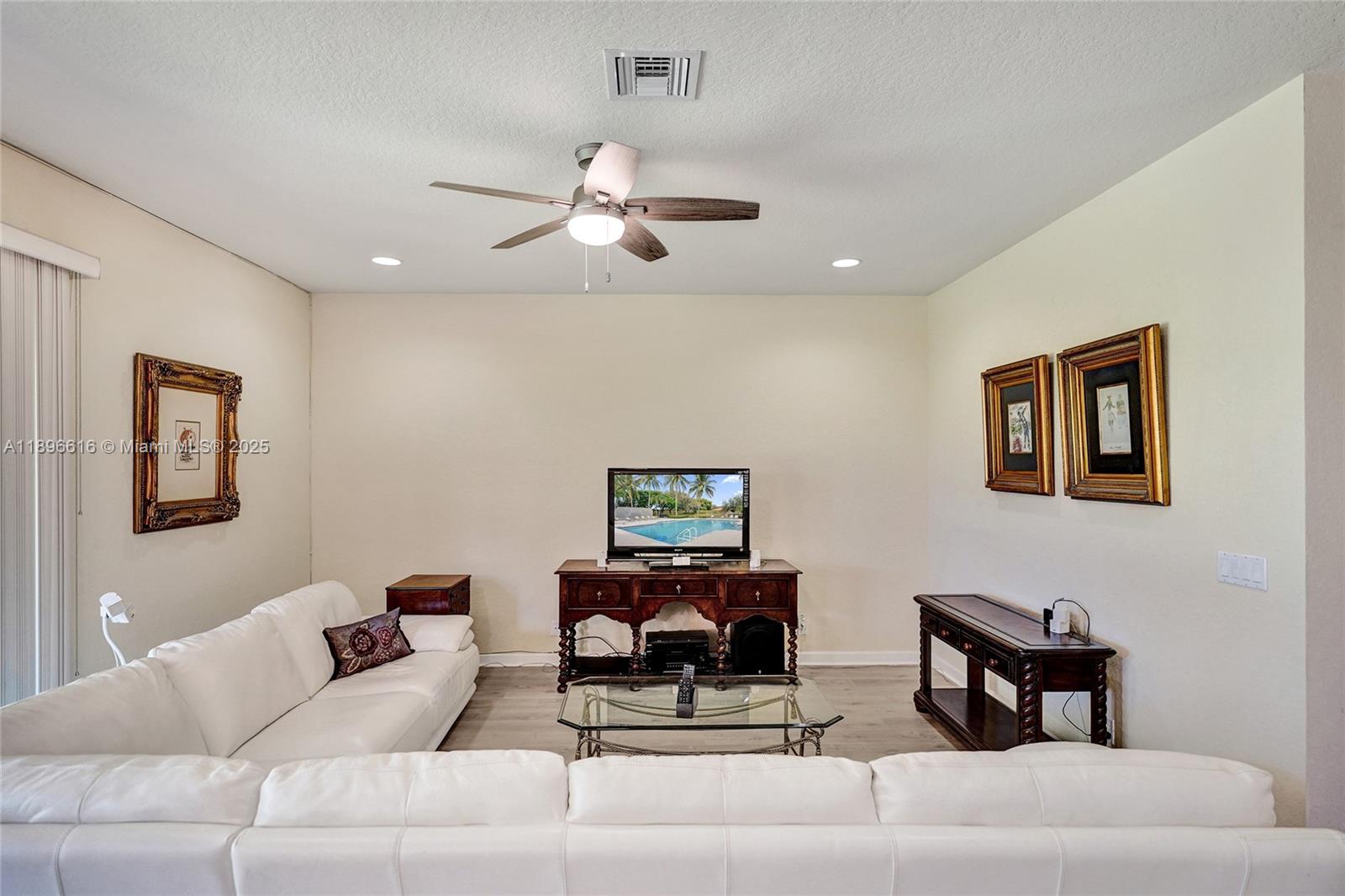 CASA BELLA - Residential