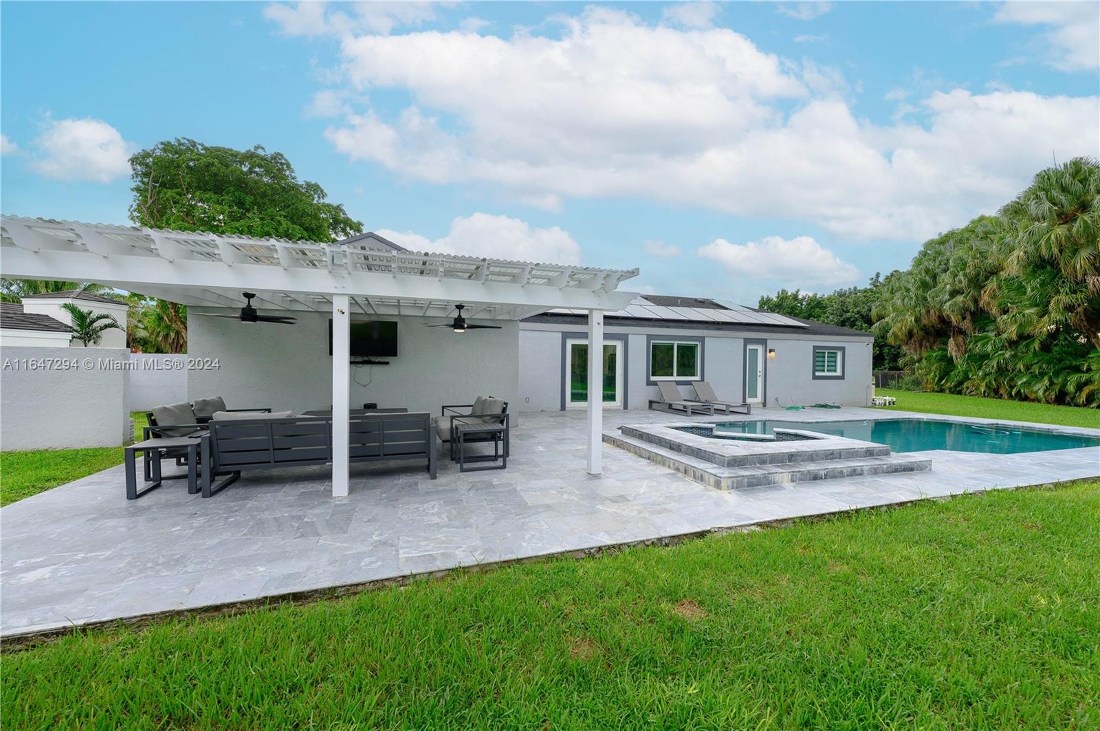 WEITZER SHAUNA MEADOWS SE - Residential