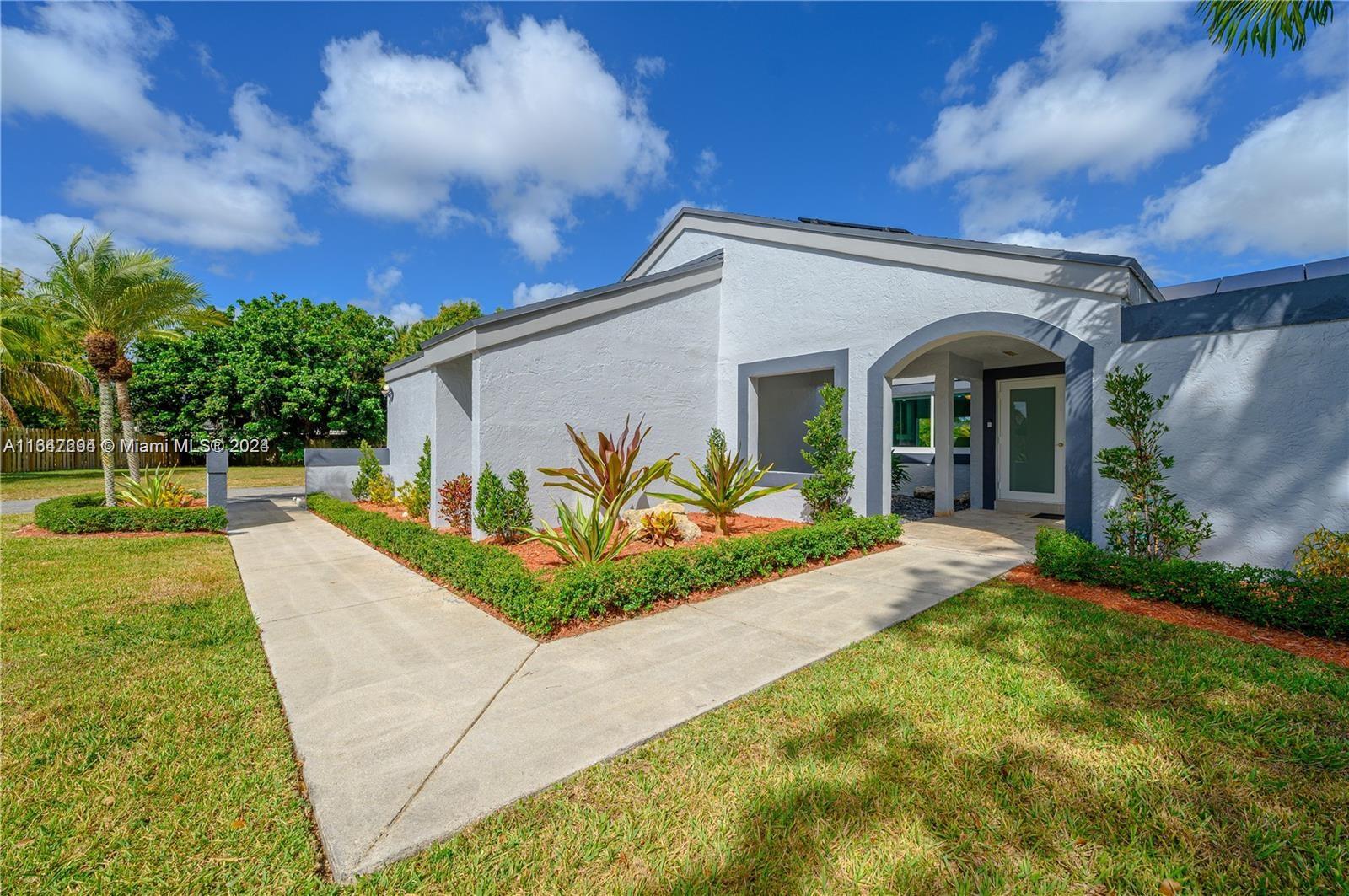WEITZER SHAUNA MEADOWS SE - Residential