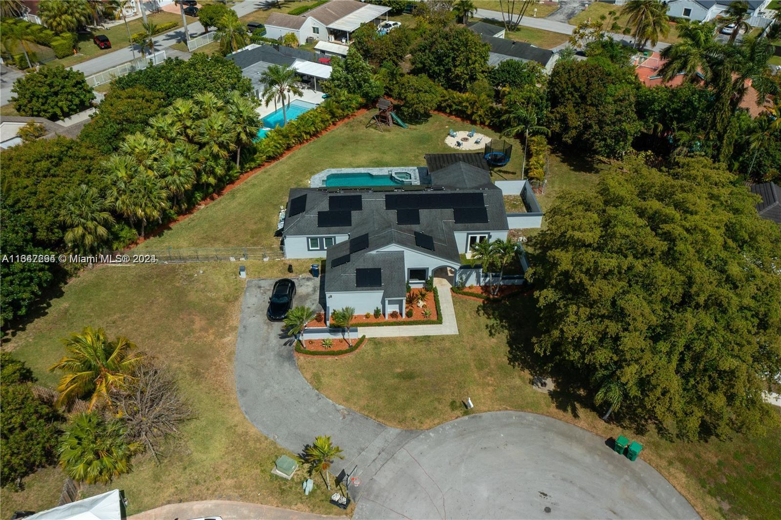 WEITZER SHAUNA MEADOWS SE - Residential
