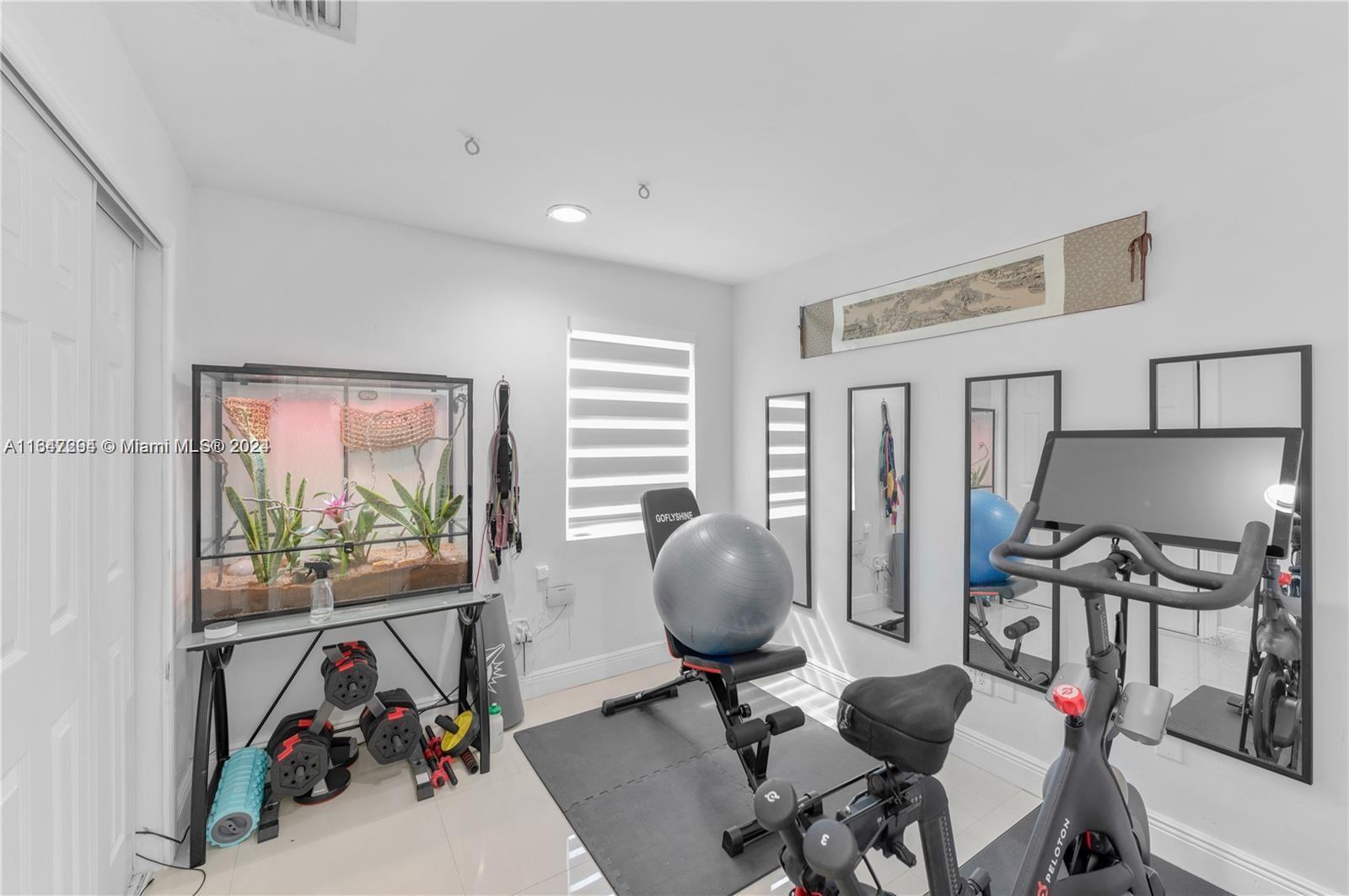 WEITZER SHAUNA MEADOWS SE - Residential