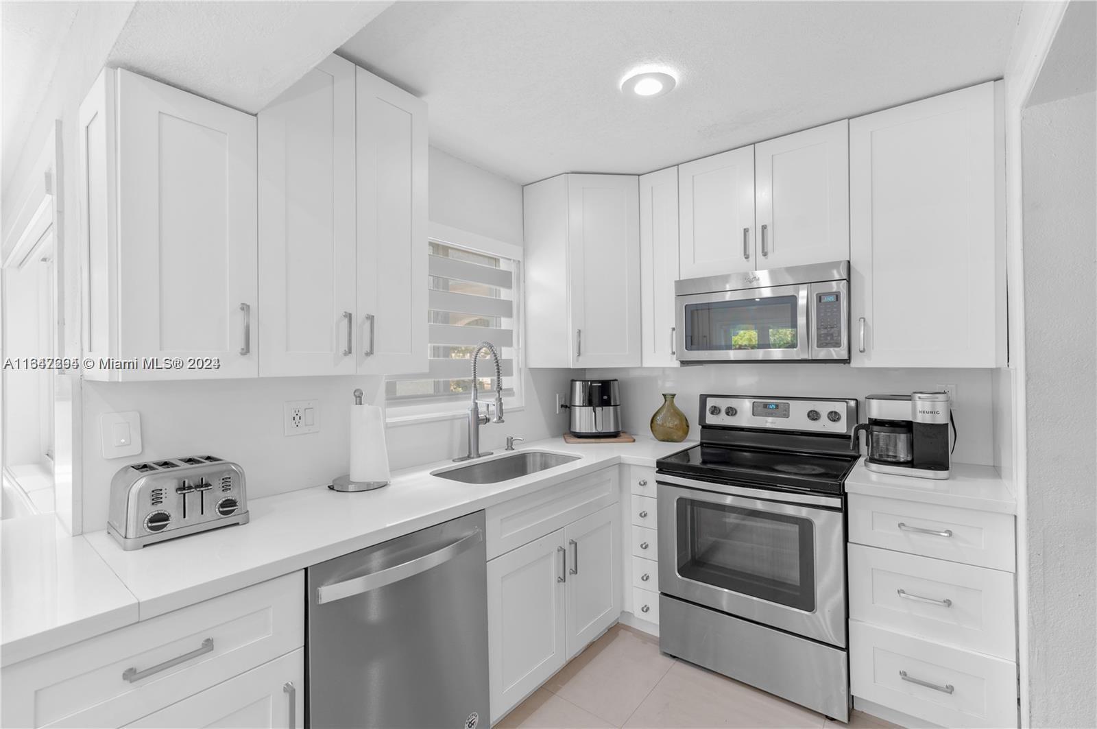 WEITZER SHAUNA MEADOWS SE - Residential