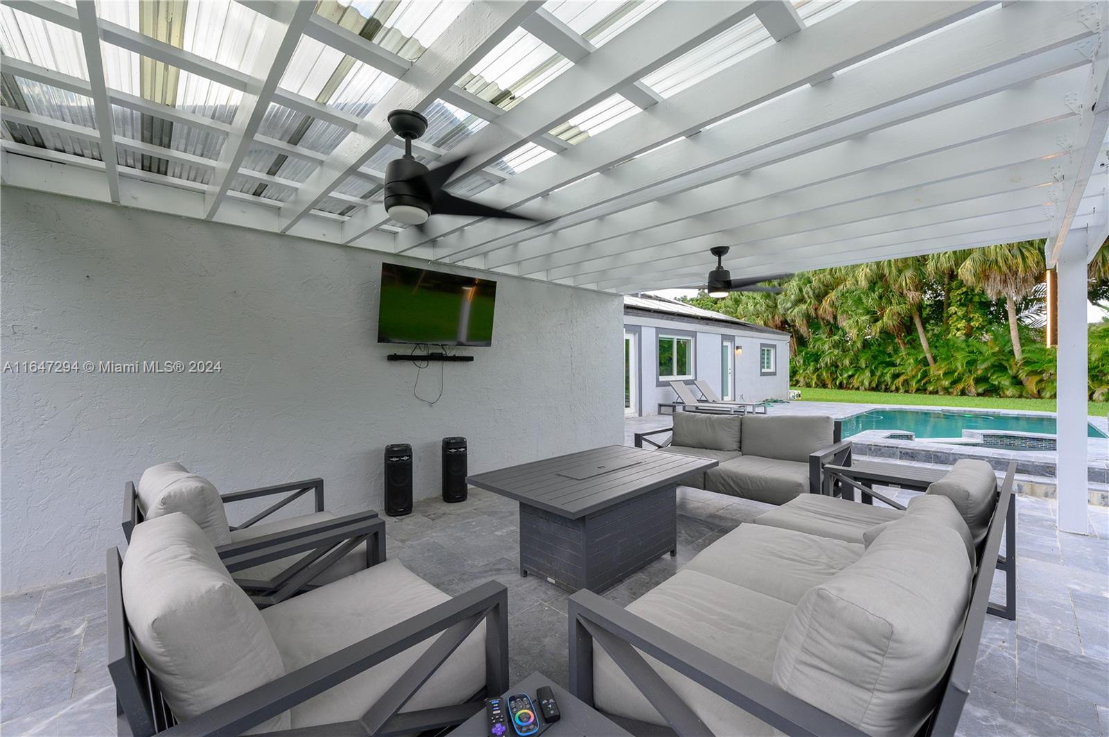WEITZER SHAUNA MEADOWS SE - Residential