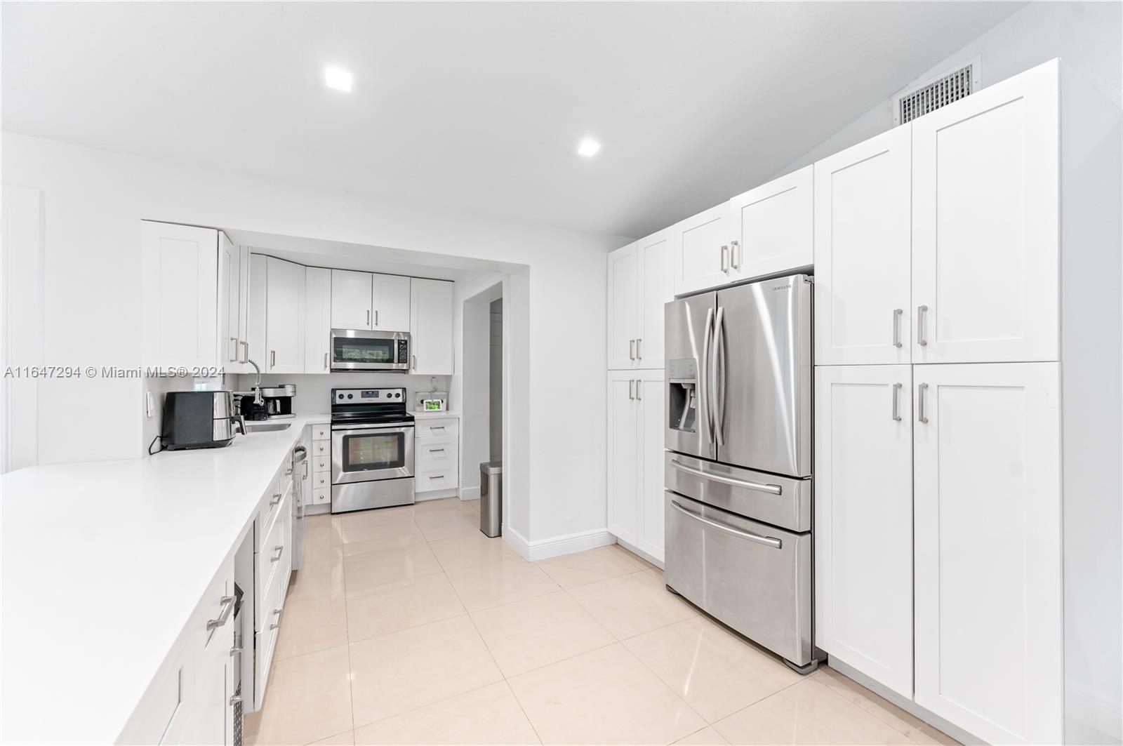WEITZER SHAUNA MEADOWS SE - Residential