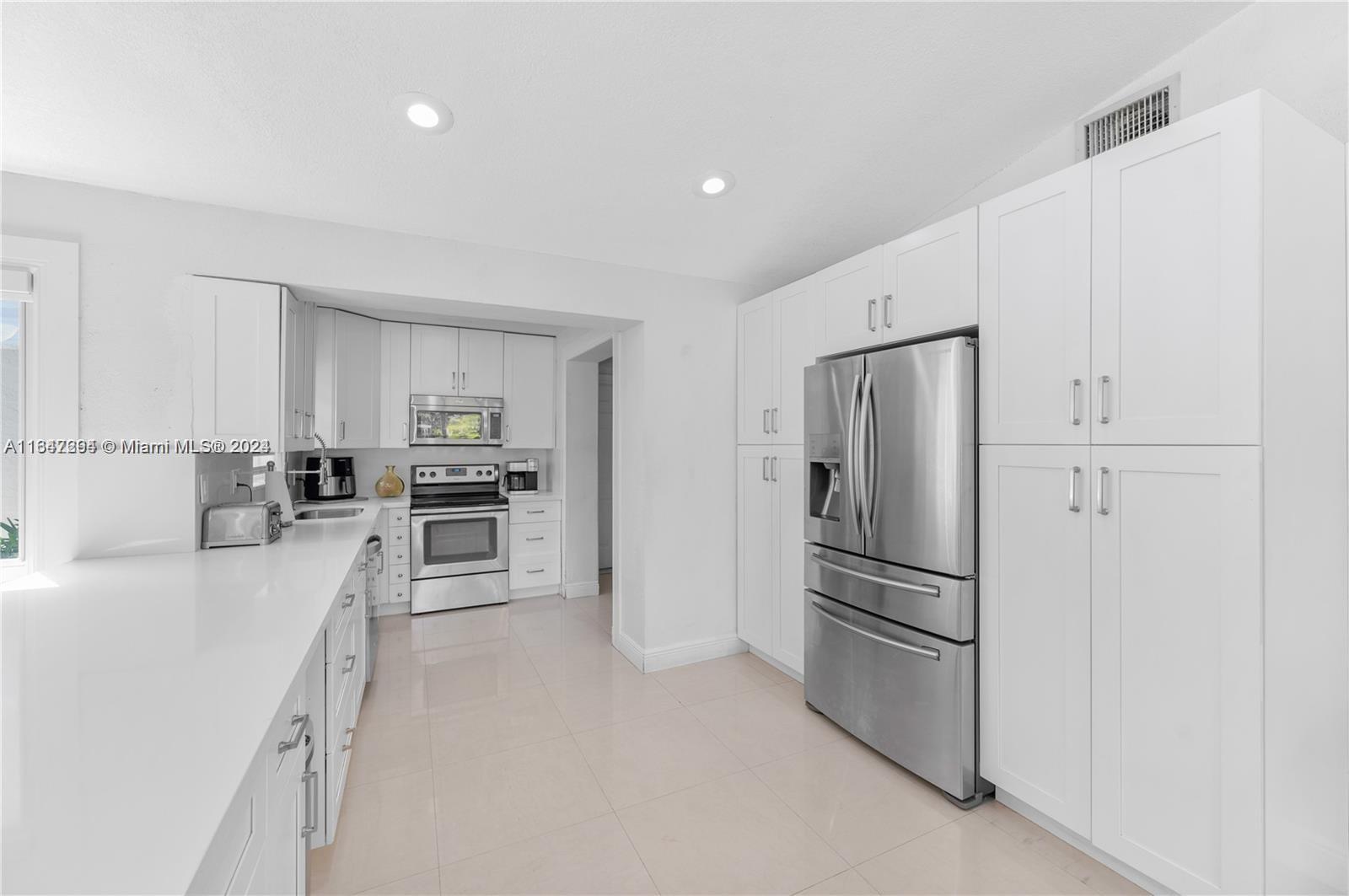 WEITZER SHAUNA MEADOWS SE - Residential