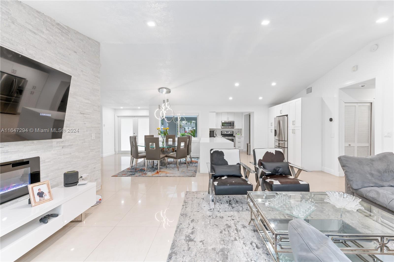 WEITZER SHAUNA MEADOWS SE - Residential