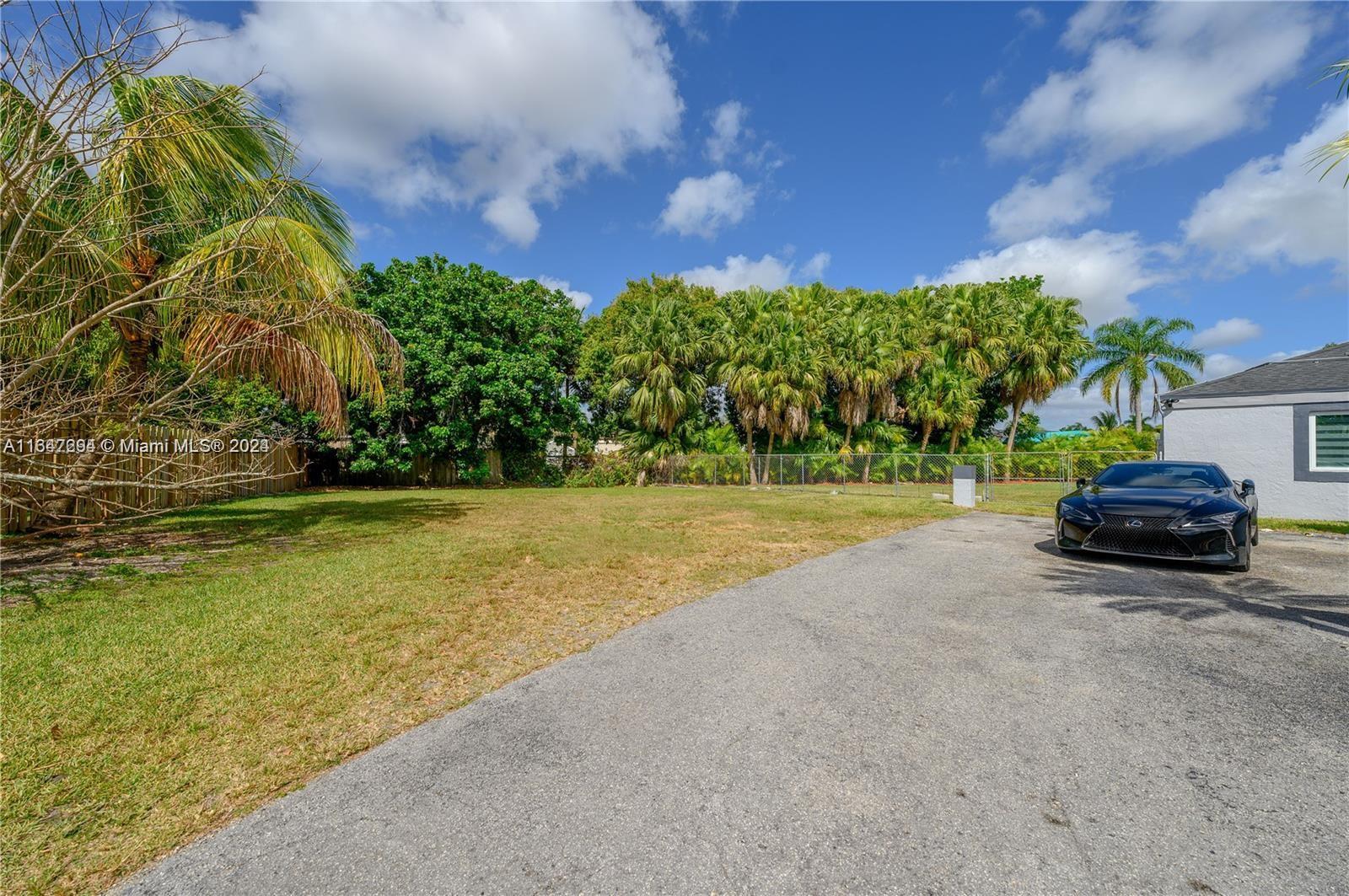 WEITZER SHAUNA MEADOWS SE - Residential