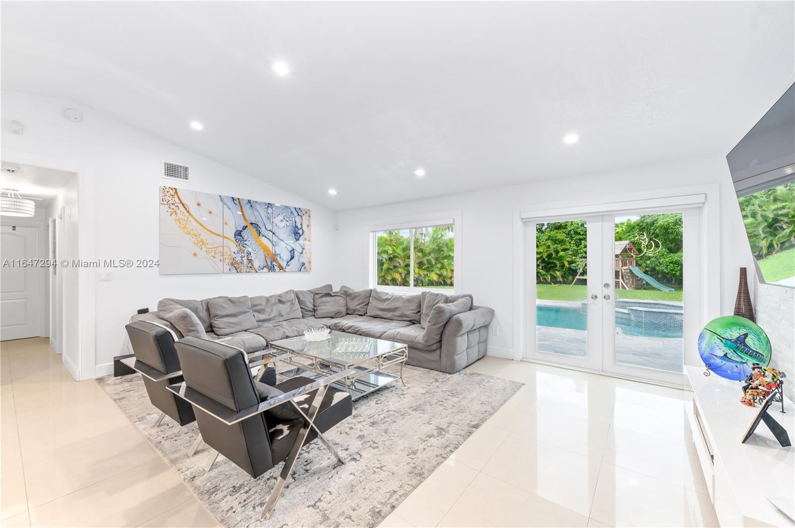 WEITZER SHAUNA MEADOWS SE - Residential