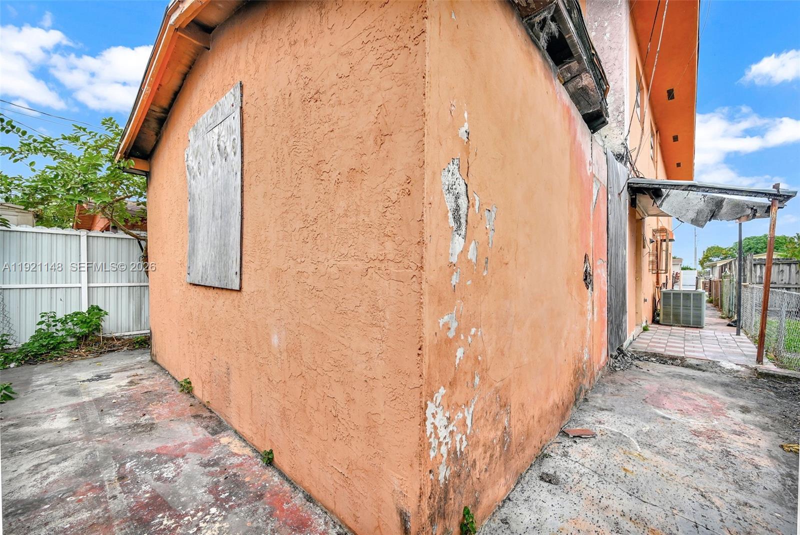 HIALEAH HOMESITES - Residential