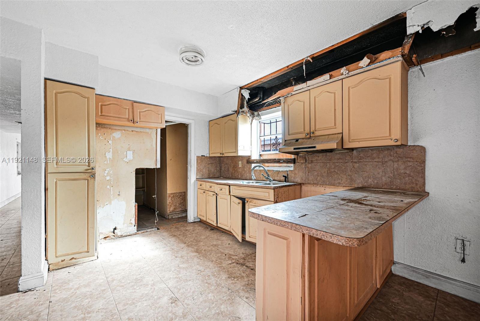 HIALEAH HOMESITES - Residential