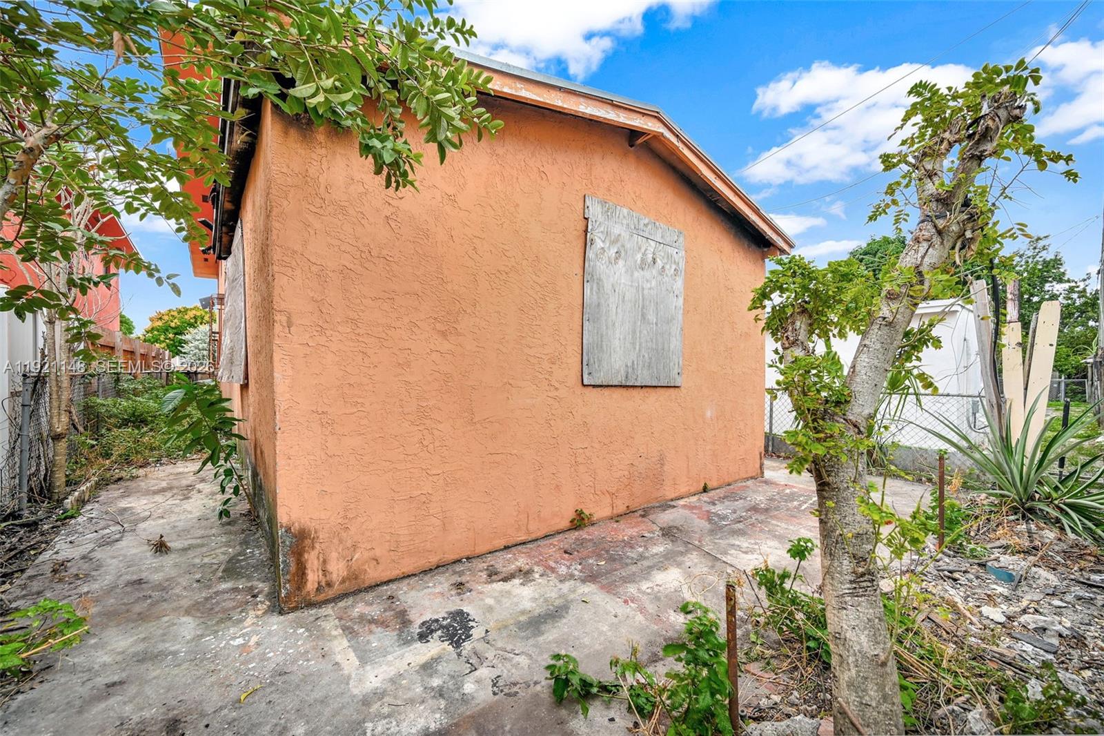 HIALEAH HOMESITES - Residential