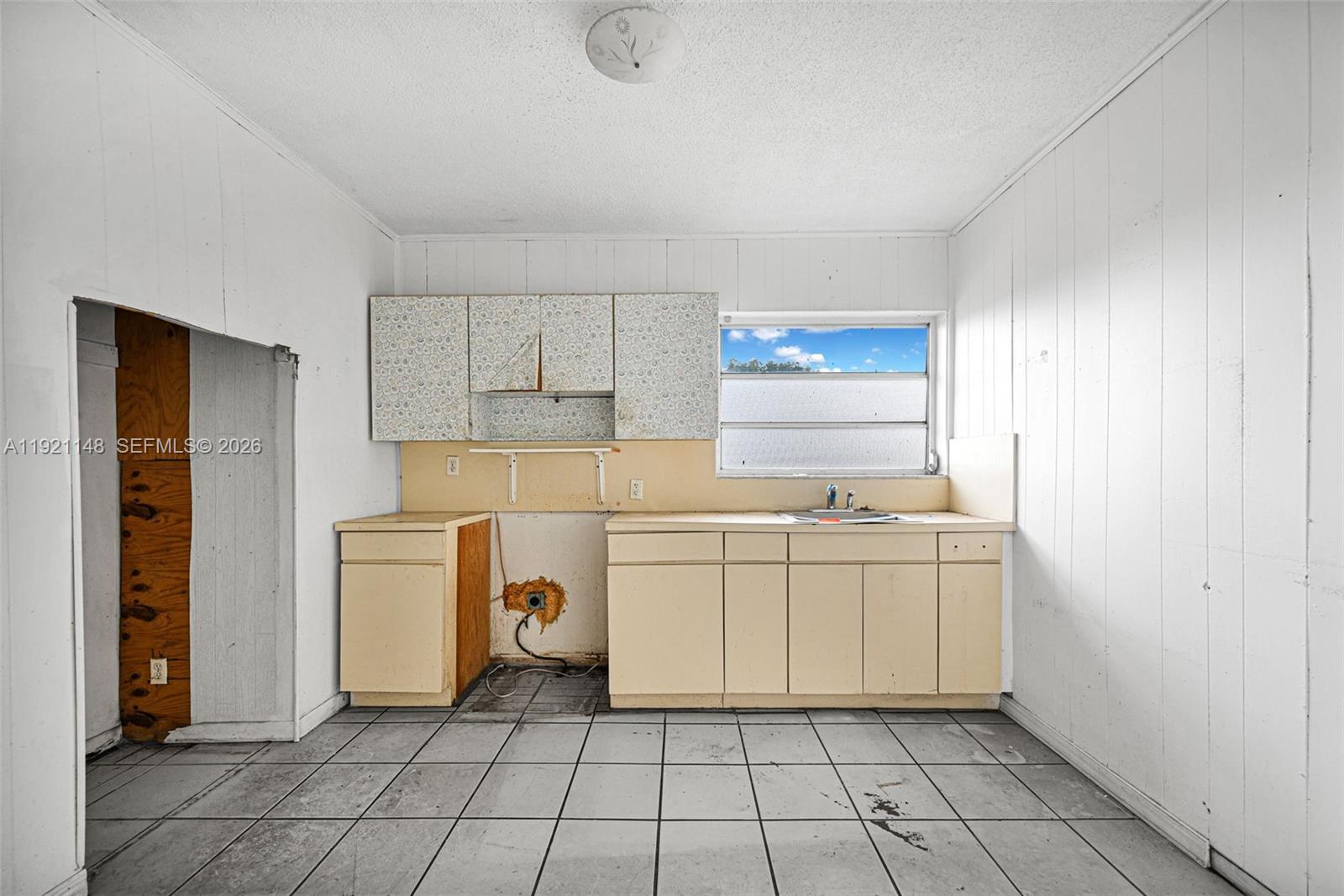 HIALEAH HOMESITES - Residential