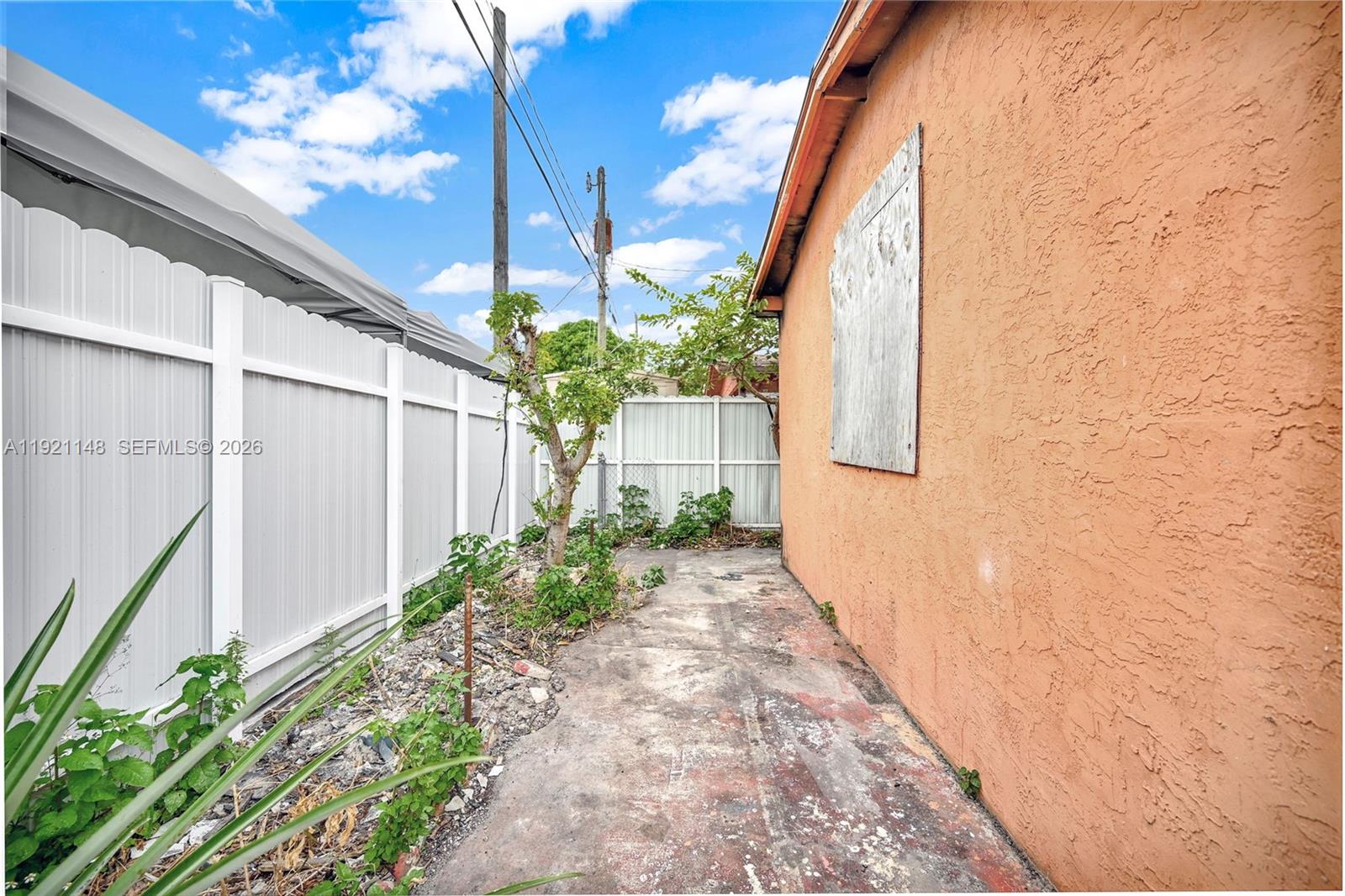 HIALEAH HOMESITES - Residential