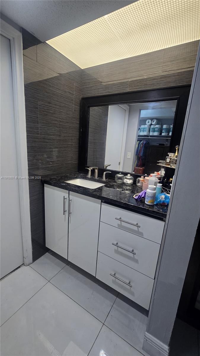 BUCKINGHAM EAST AT CENTUR - Residential