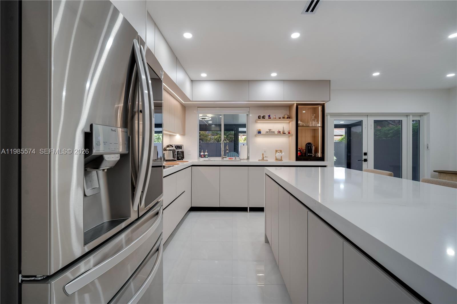 SHORES LINDGREN - Residential