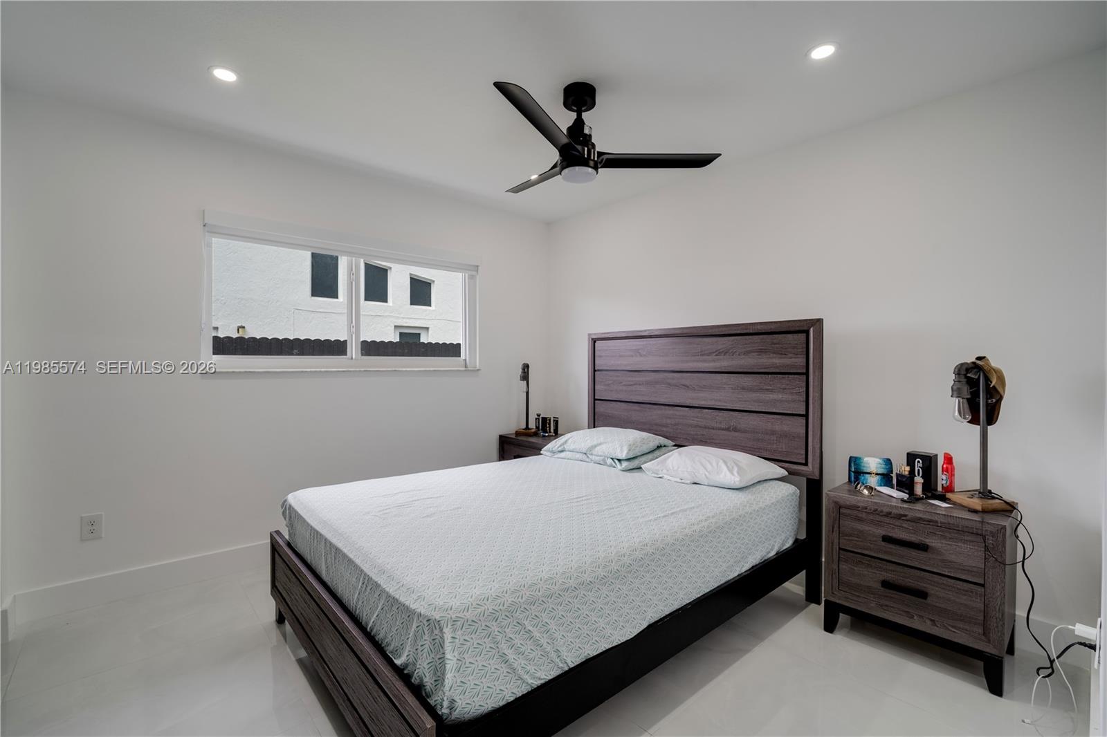 SHORES LINDGREN - Residential