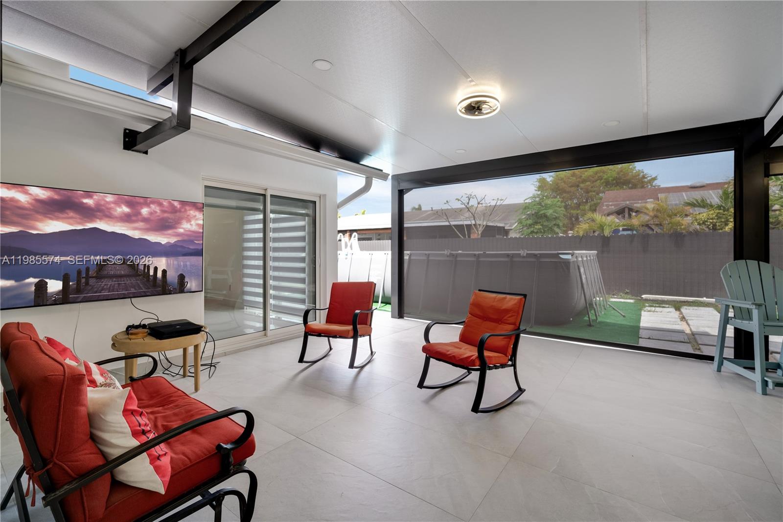 SHORES LINDGREN - Residential